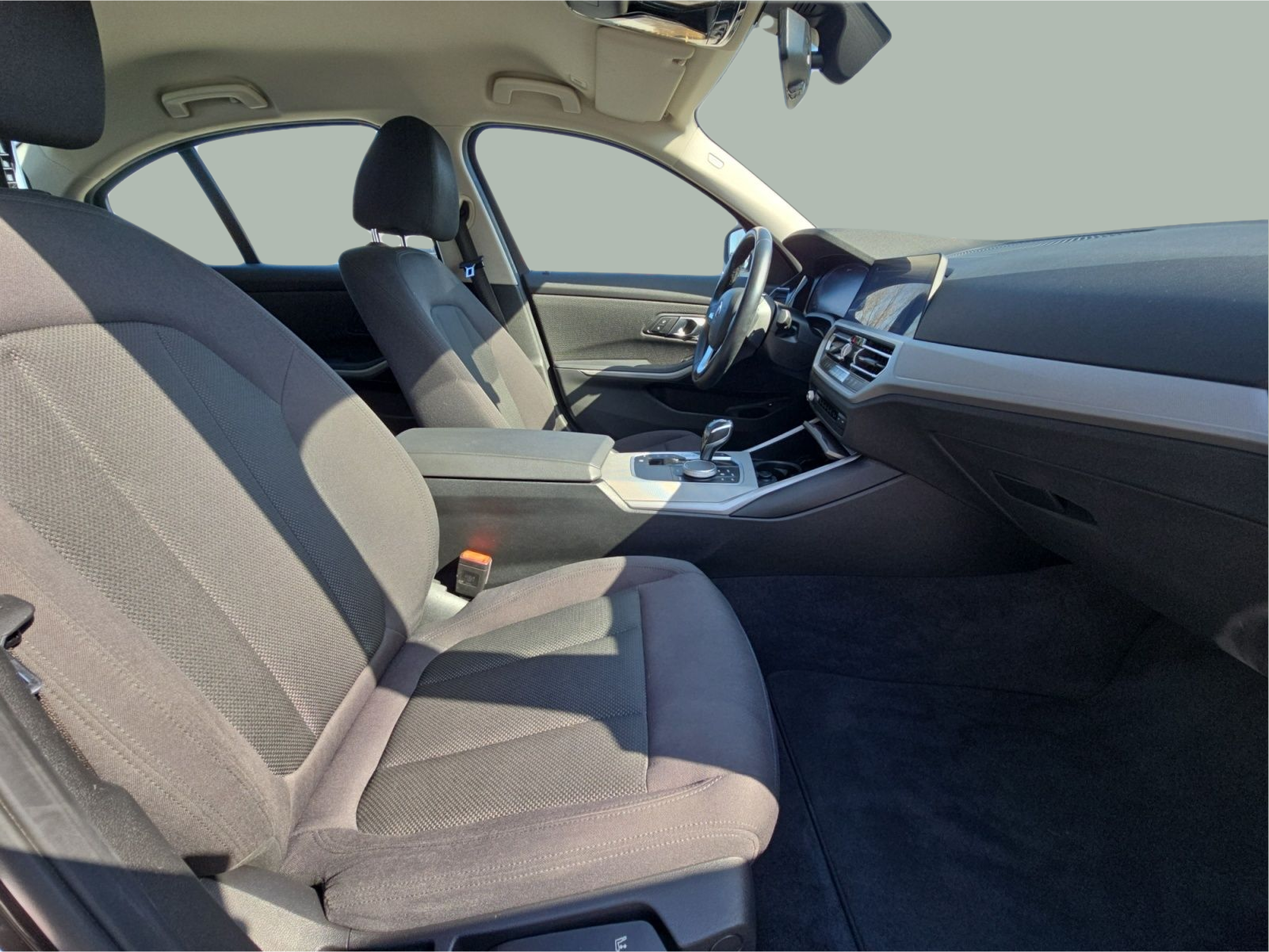 BMW Série 3 330e Berlina color Negro. Año 2021. 215KW(292CV). Elétrico / Gasolina Híbrido. En concesionario MCoutinho Bomcar Coimbra de Coimbra