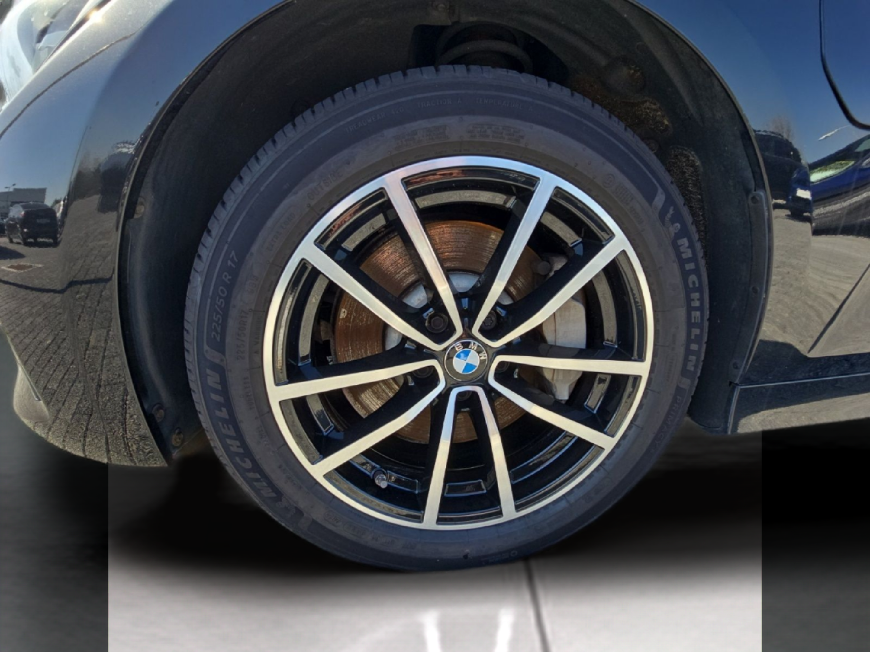 BMW Série 3 330e Berlina color Negro. Año 2021. 215KW(292CV). Elétrico / Gasolina Híbrido. En concesionario MCoutinho Bomcar Coimbra de Coimbra