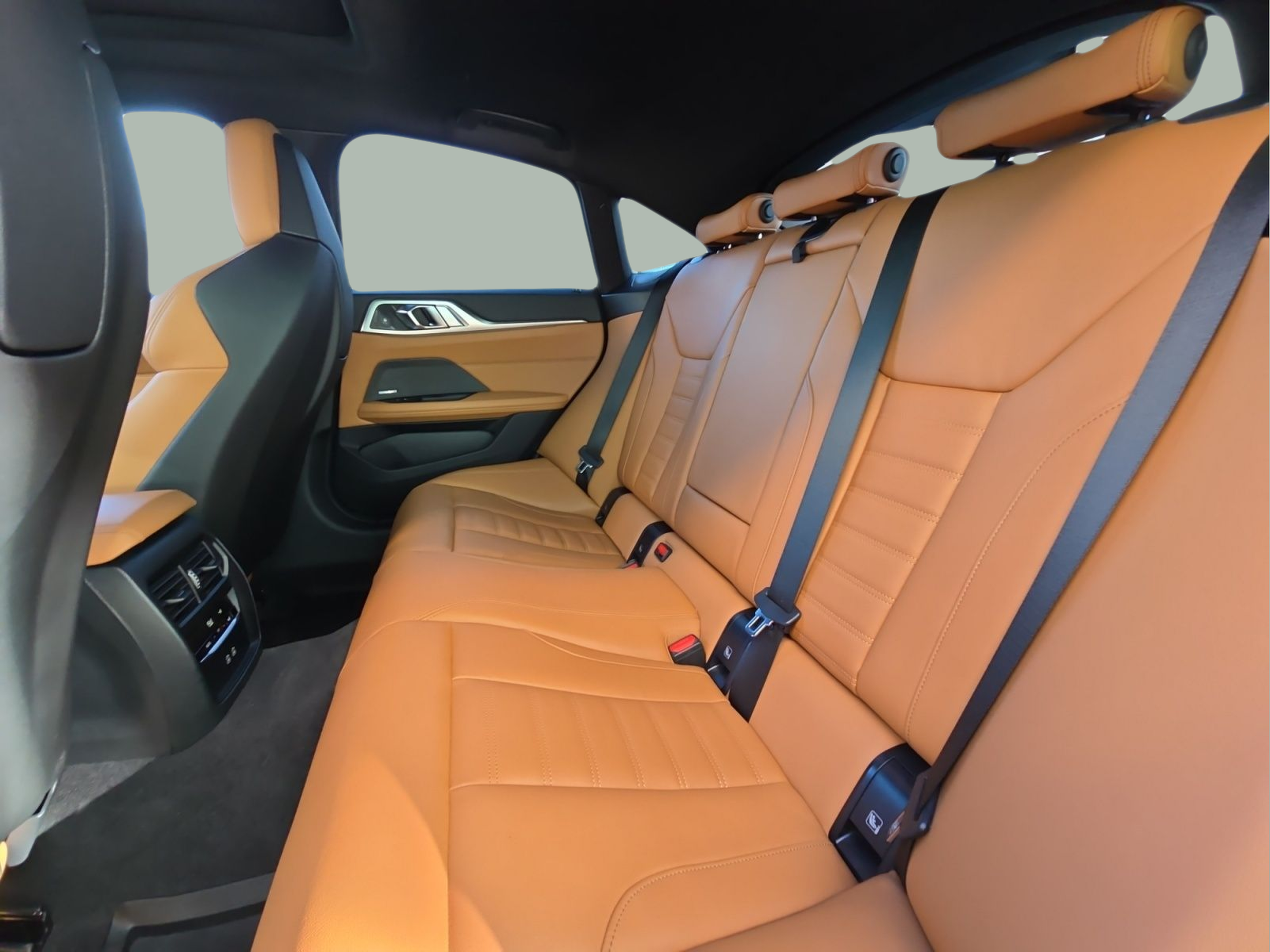 BMW Série 4 430i Gran Coupe color Gris. Año 2023. 190KW(258CV). Gasolina. En concesionario MCoutinho Bomcar Leiria de Leiria