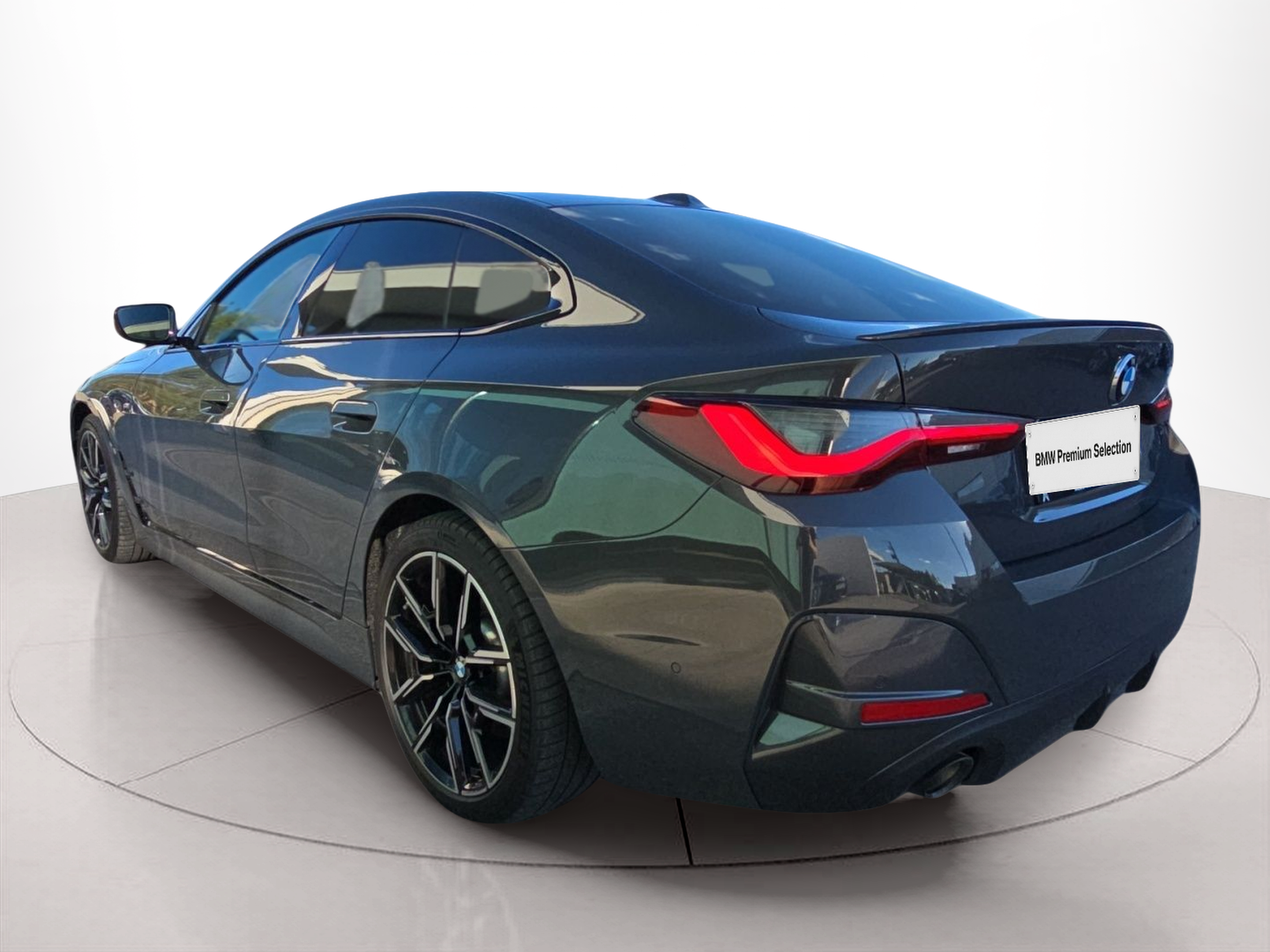 BMW Série 4 430i Gran Coupe color Gris. Año 2023. 190KW(258CV). Gasolina. En concesionario MCoutinho Bomcar Leiria de Leiria