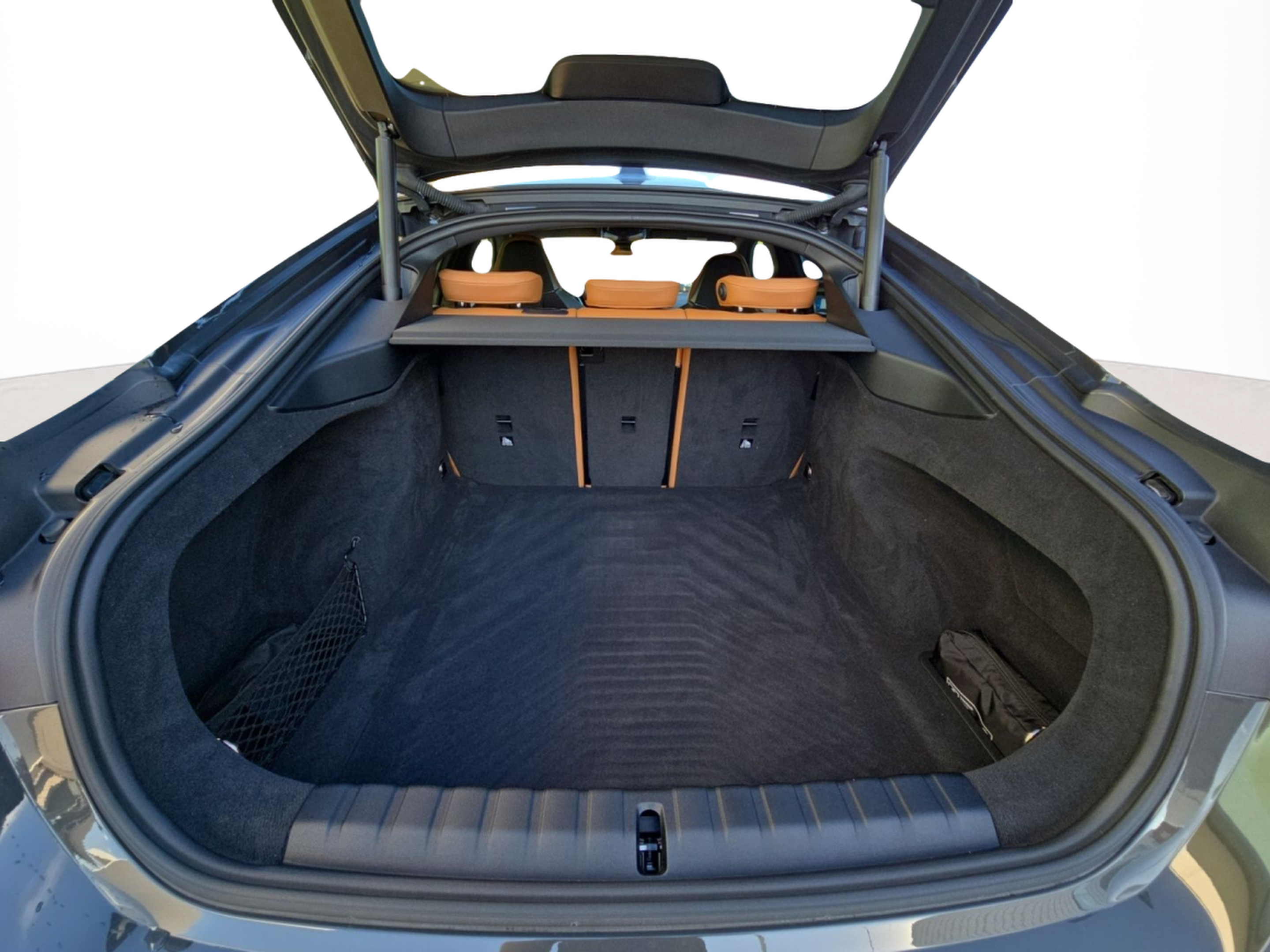 BMW Série 4 430i Gran Coupe color Gris. Año 2023. 190KW(258CV). Gasolina. En concesionario MCoutinho Bomcar Leiria de Leiria