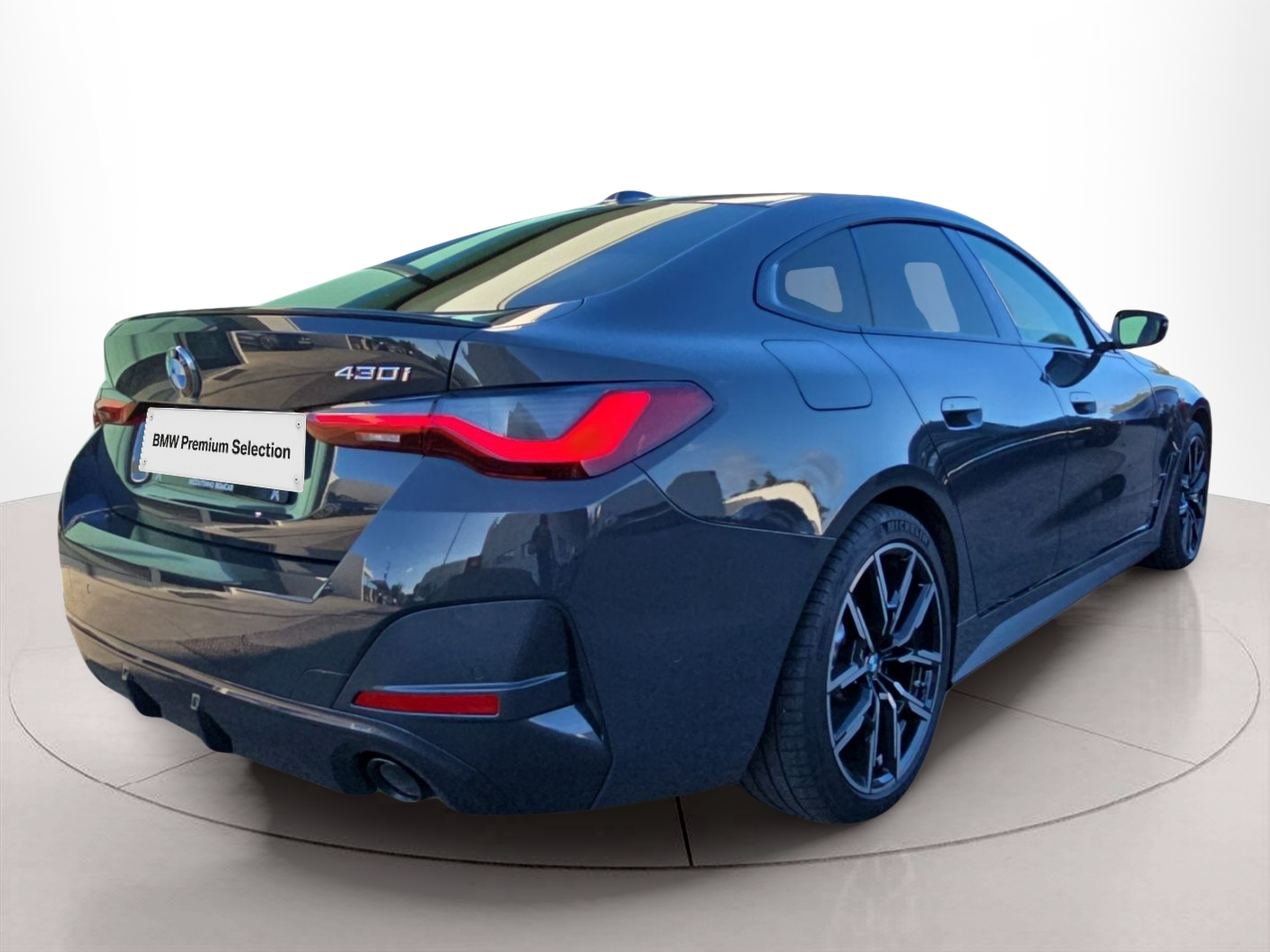 BMW Série 4 430i Gran Coupe color Gris. Año 2023. 190KW(258CV). Gasolina. En concesionario MCoutinho Bomcar Leiria de Leiria