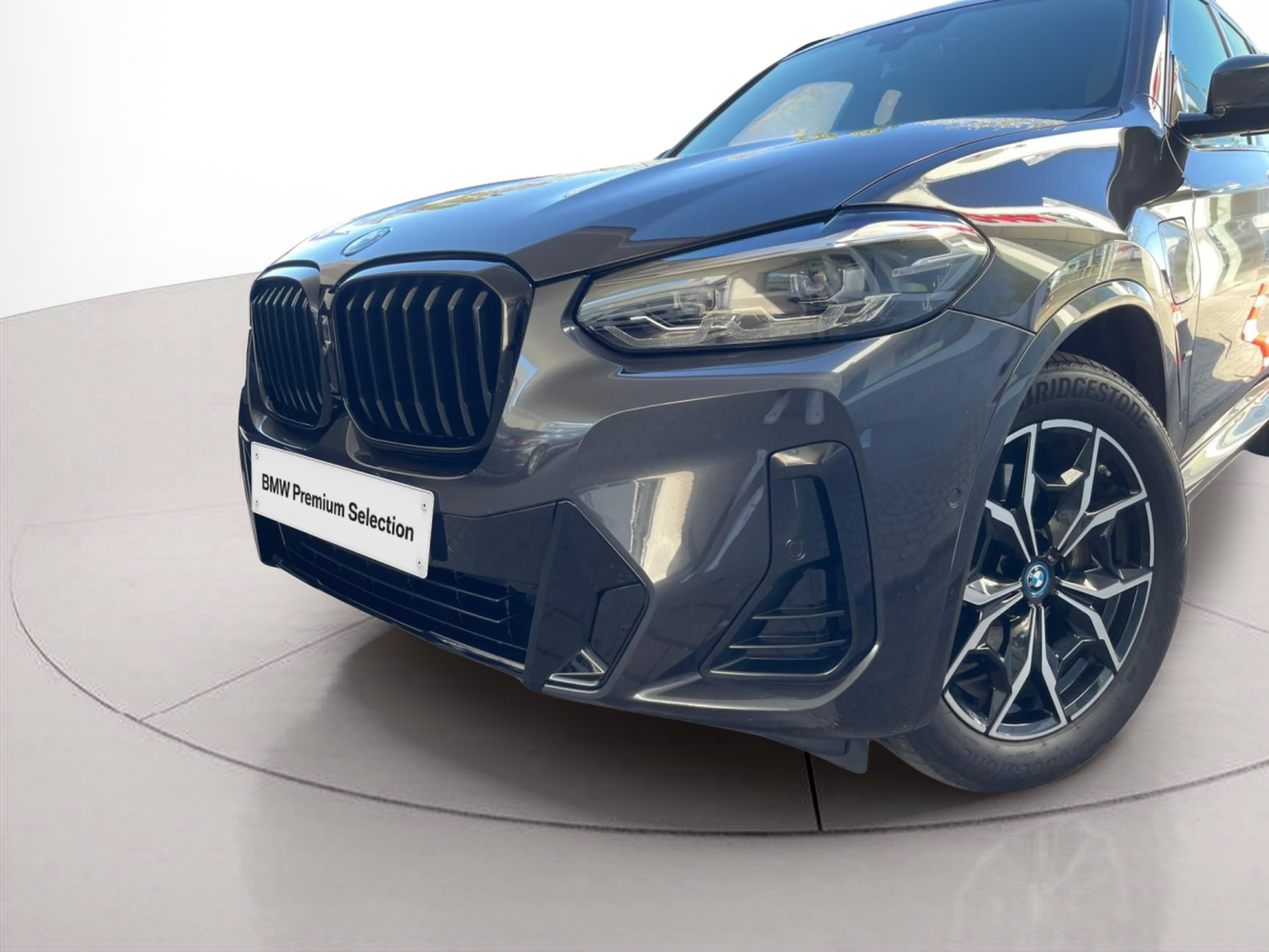 BMW X3 xDrive30e color Gris. Año 2023. 215KW(292CV). Elétrico / Gasolina Híbrido. En concesionario MCoutinho - Vila Real de Vila Real