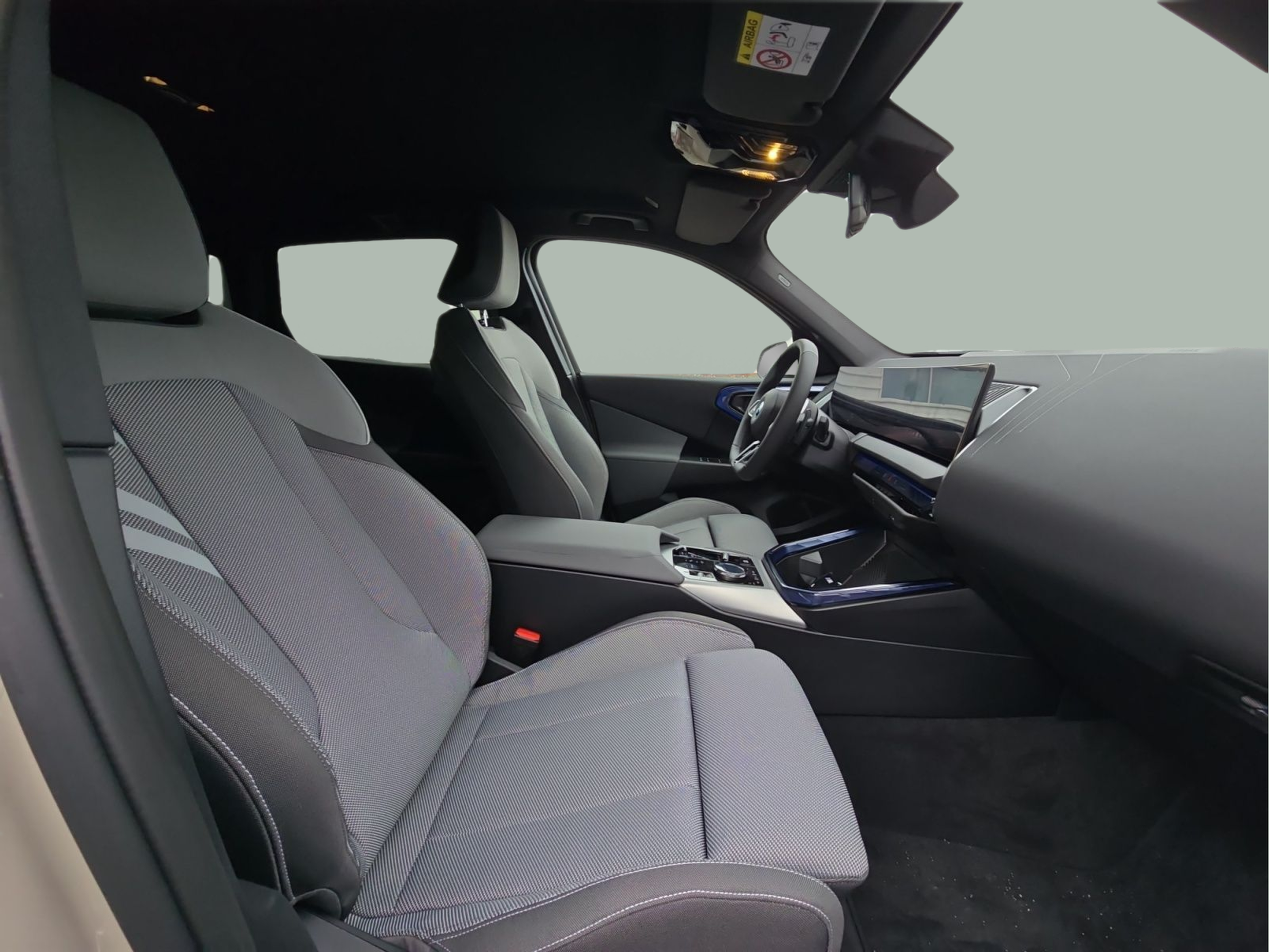 BMW X3 xDrive30e color Gris. Año 2026. 220KW(299CV). Elétrico / Gasolina Híbrido. En concesionario MCoutinho Bomcar Leiria de Leiria