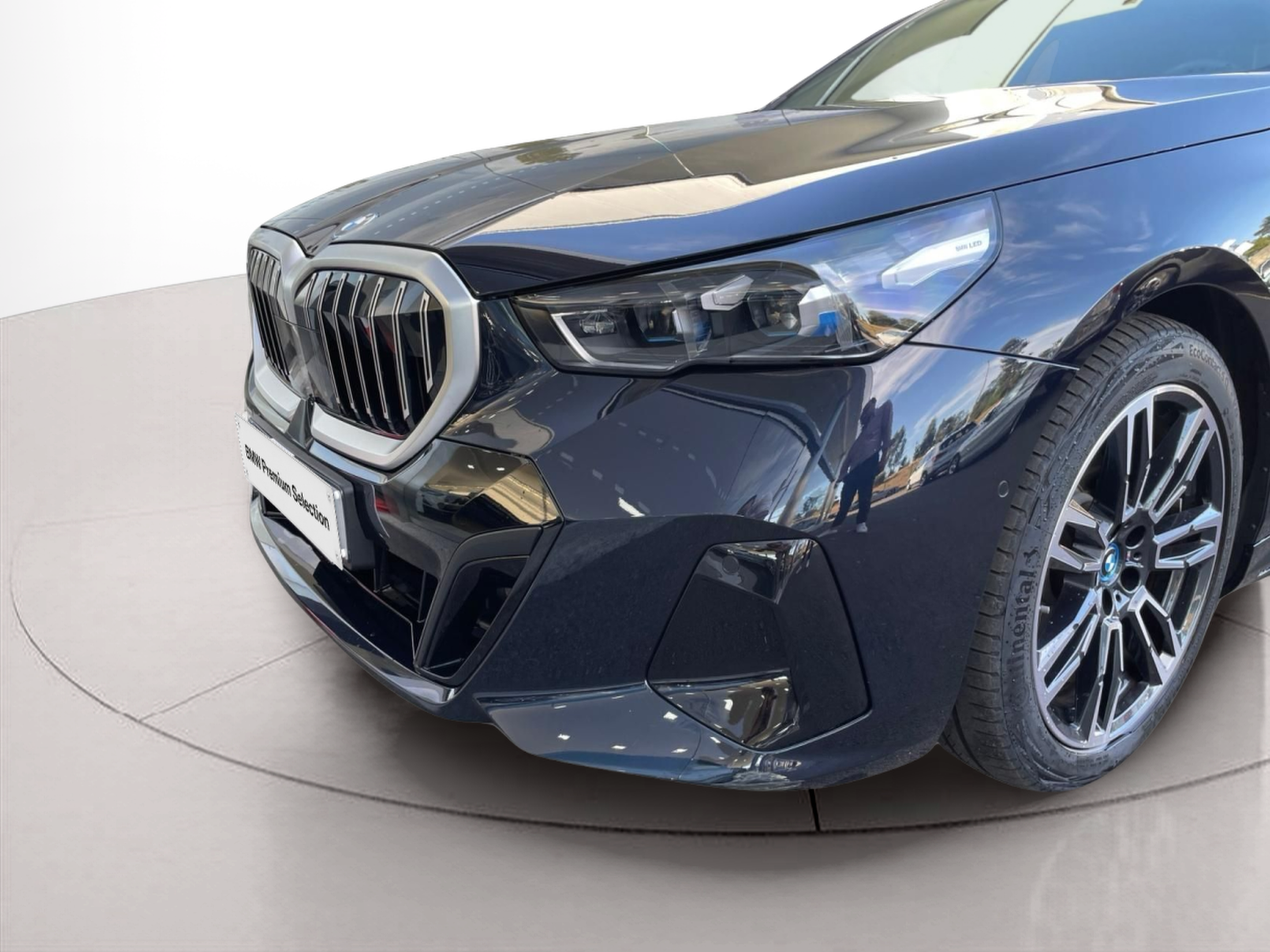 BMW Série 5 530e Berlina color Negro. Año 2024. 220KW(299CV). Elétrico / Gasolina Híbrido. En concesionario MCoutinho - Viseu de Viseu