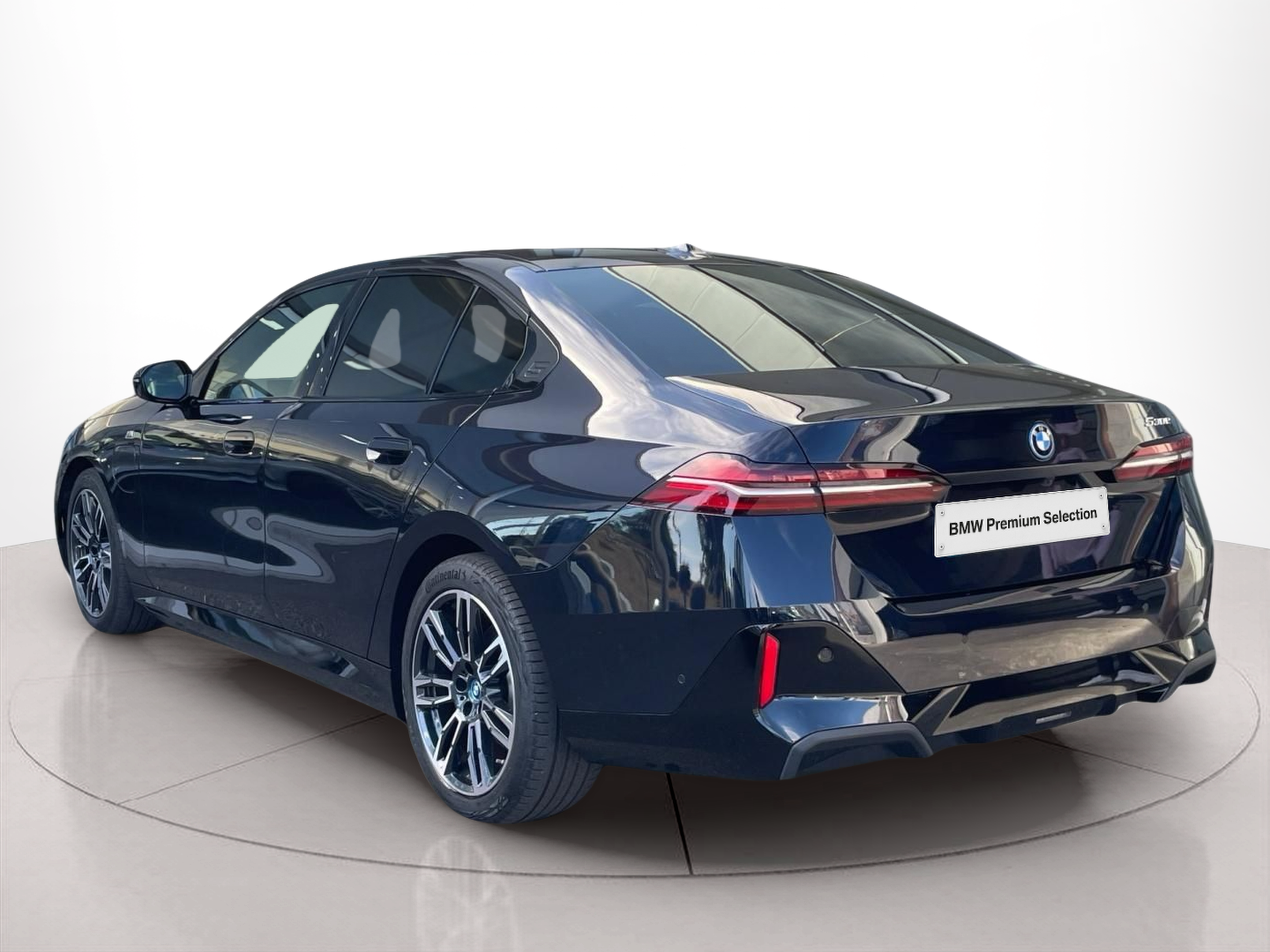 BMW Série 5 530e Berlina color Negro. Año 2024. 220KW(299CV). Elétrico / Gasolina Híbrido. En concesionario MCoutinho - Viseu de Viseu