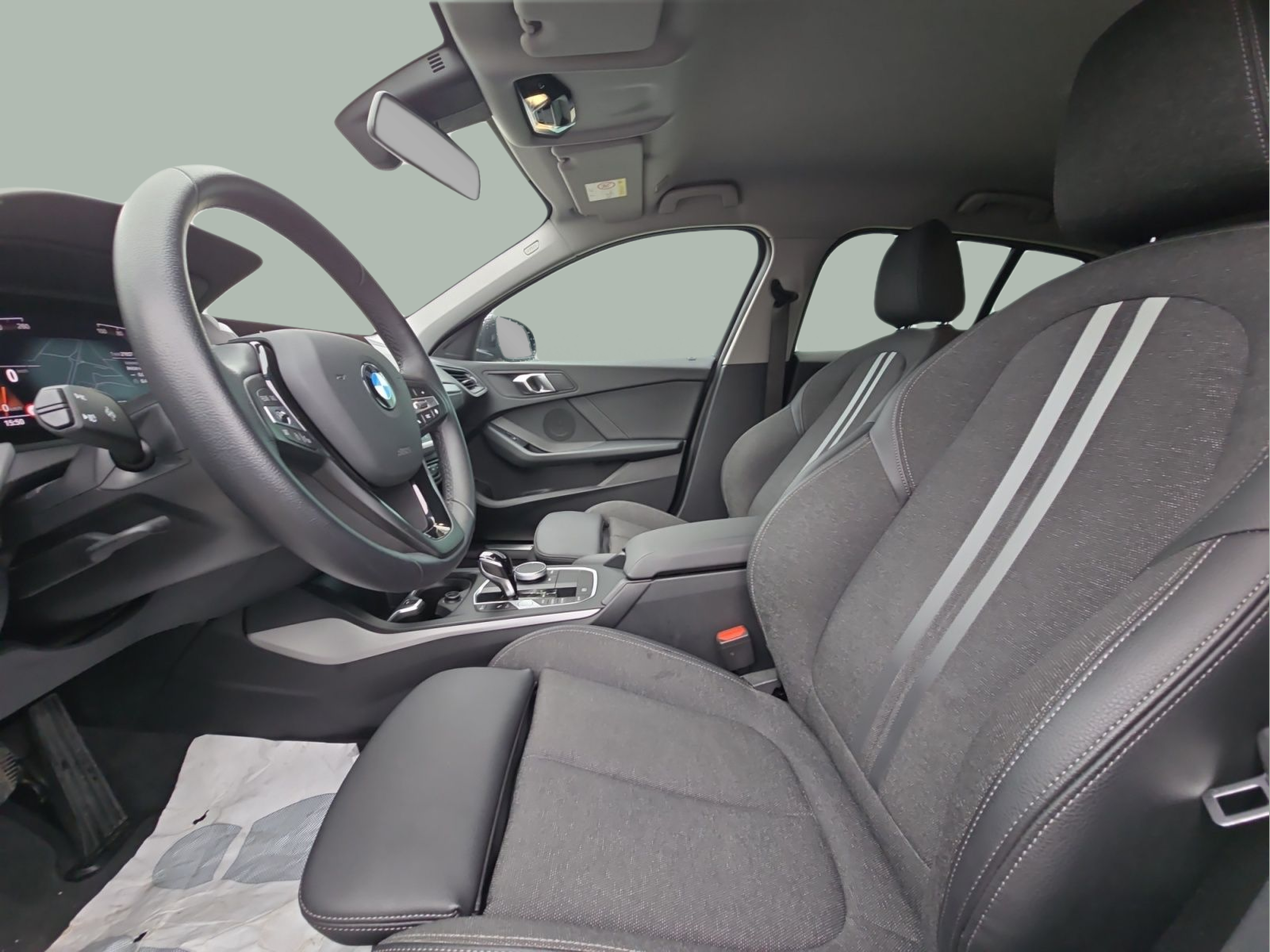 BMW Série 1 116i color Negro. Año 2024. 80KW(109CV). Gasolina. En concesionario MCoutinho Bomcar Leiria de Leiria