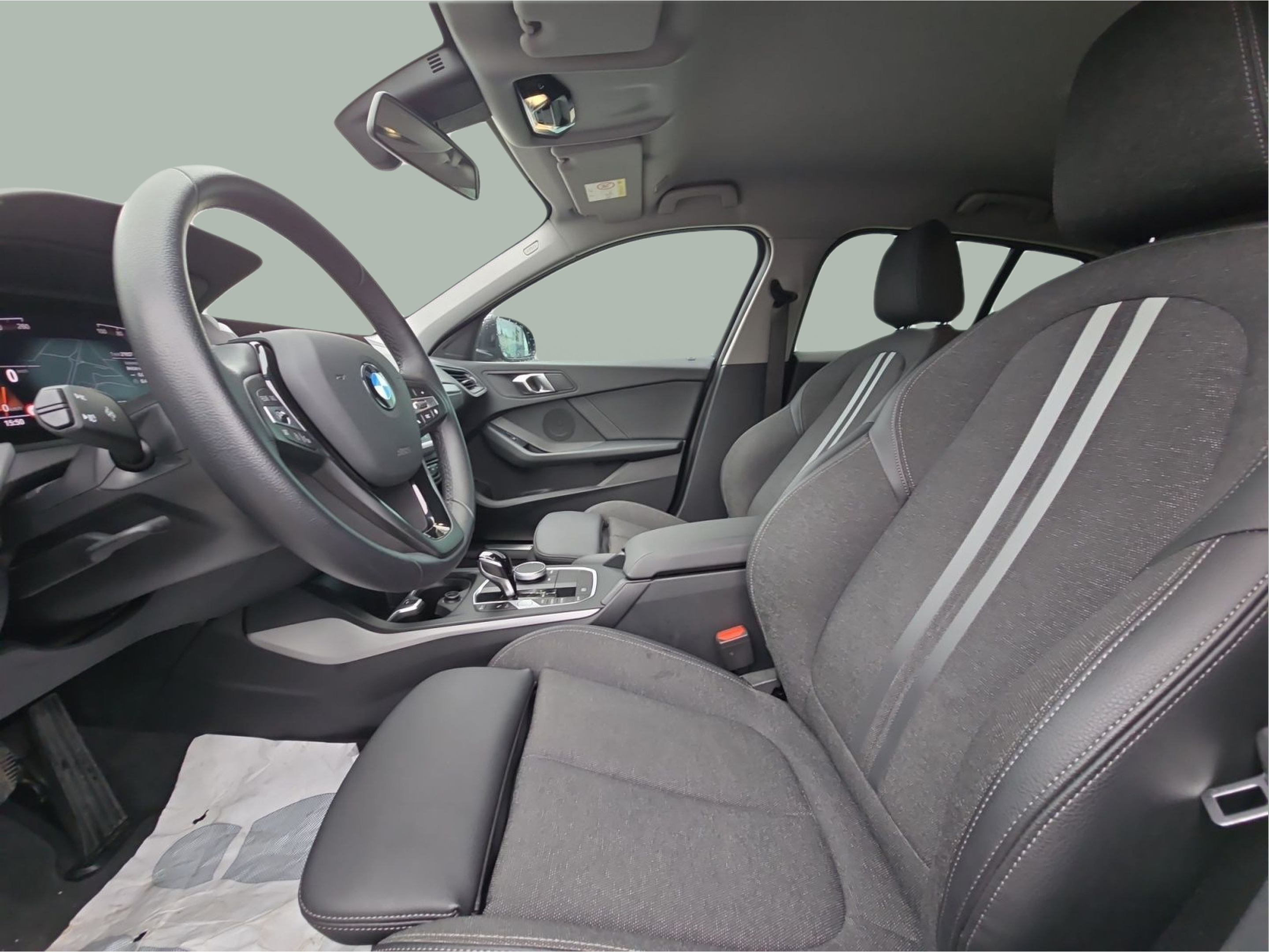 BMW Série 1 116i color Negro. Año 2024. 80KW(109CV). Gasolina. En concesionario MCoutinho Bomcar Leiria de Leiria