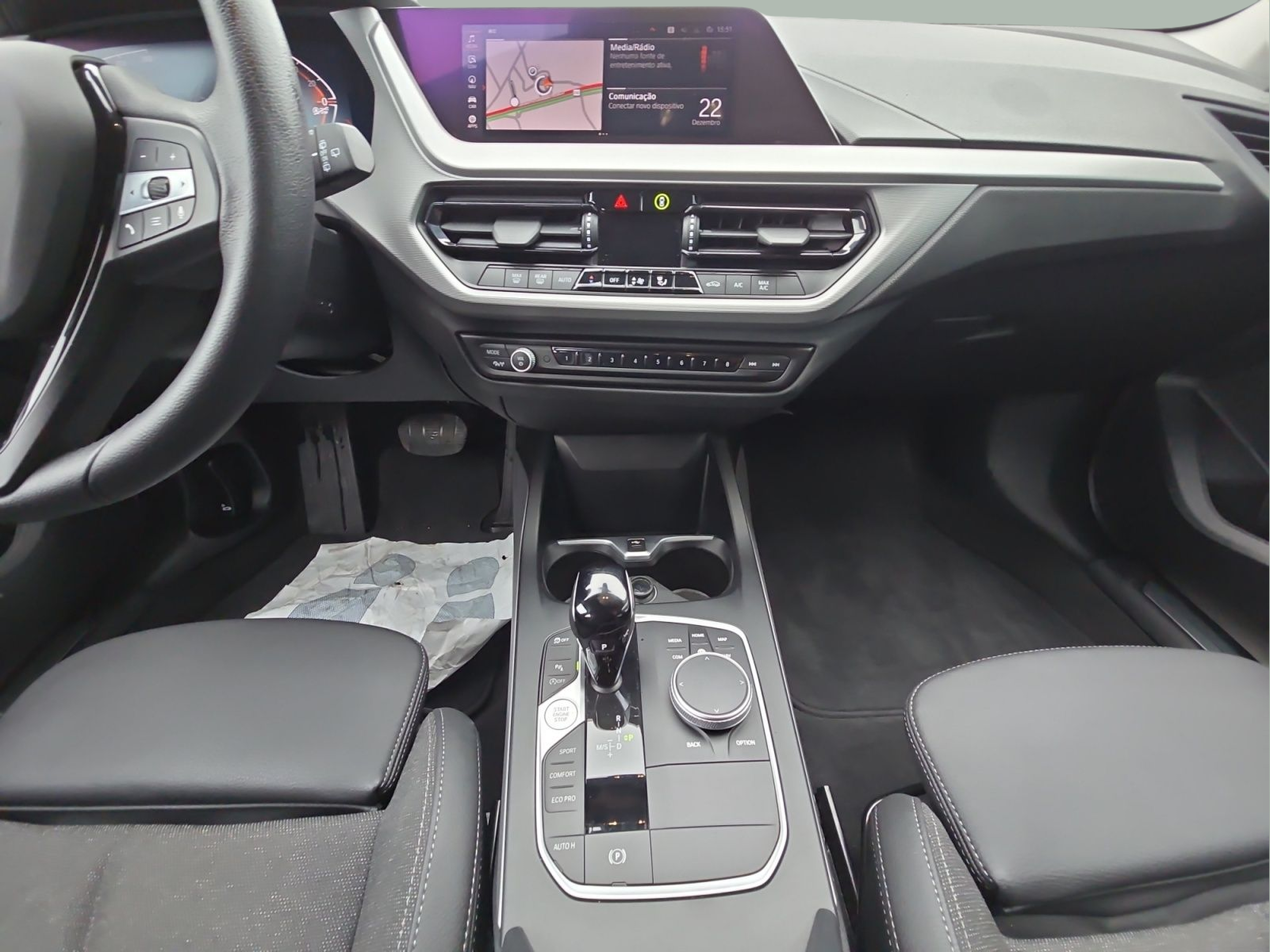 BMW Série 1 116i color Negro. Año 2024. 80KW(109CV). Gasolina. En concesionario MCoutinho Bomcar Leiria de Leiria