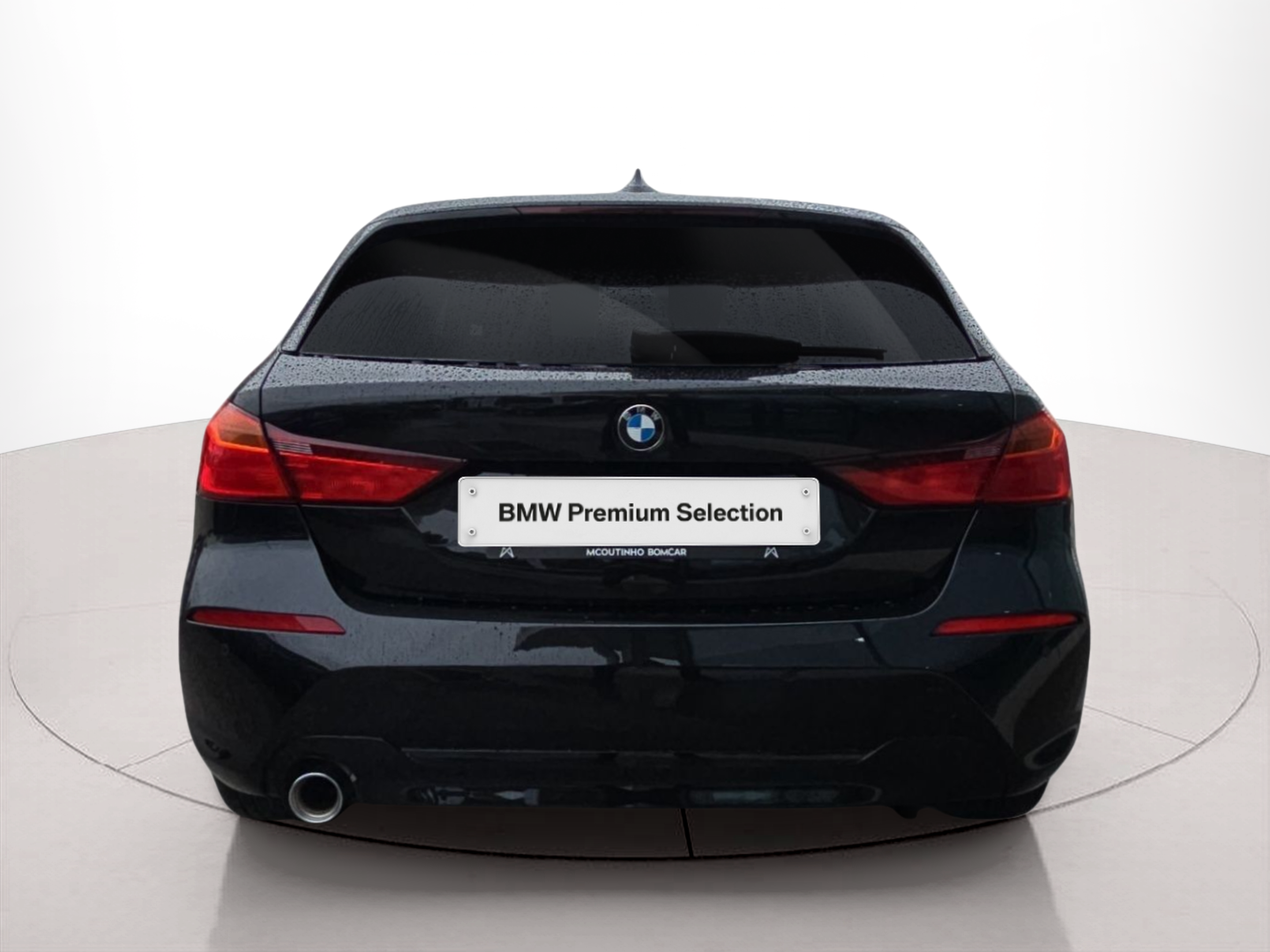 BMW Série 1 116i color Negro. Año 2024. 80KW(109CV). Gasolina. En concesionario MCoutinho Bomcar Leiria de Leiria