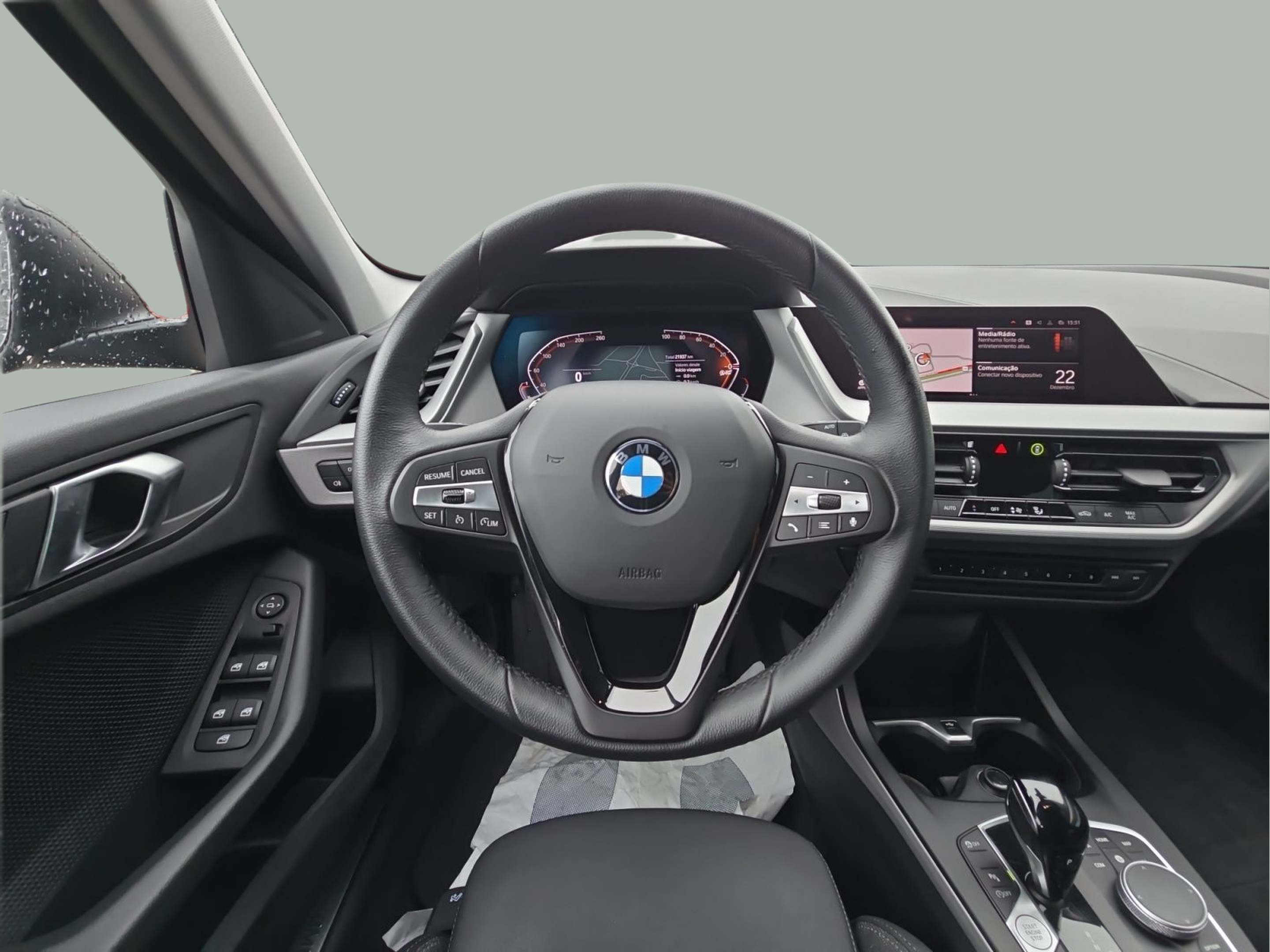 BMW Série 1 116i color Negro. Año 2024. 80KW(109CV). Gasolina. En concesionario MCoutinho Bomcar Leiria de Leiria