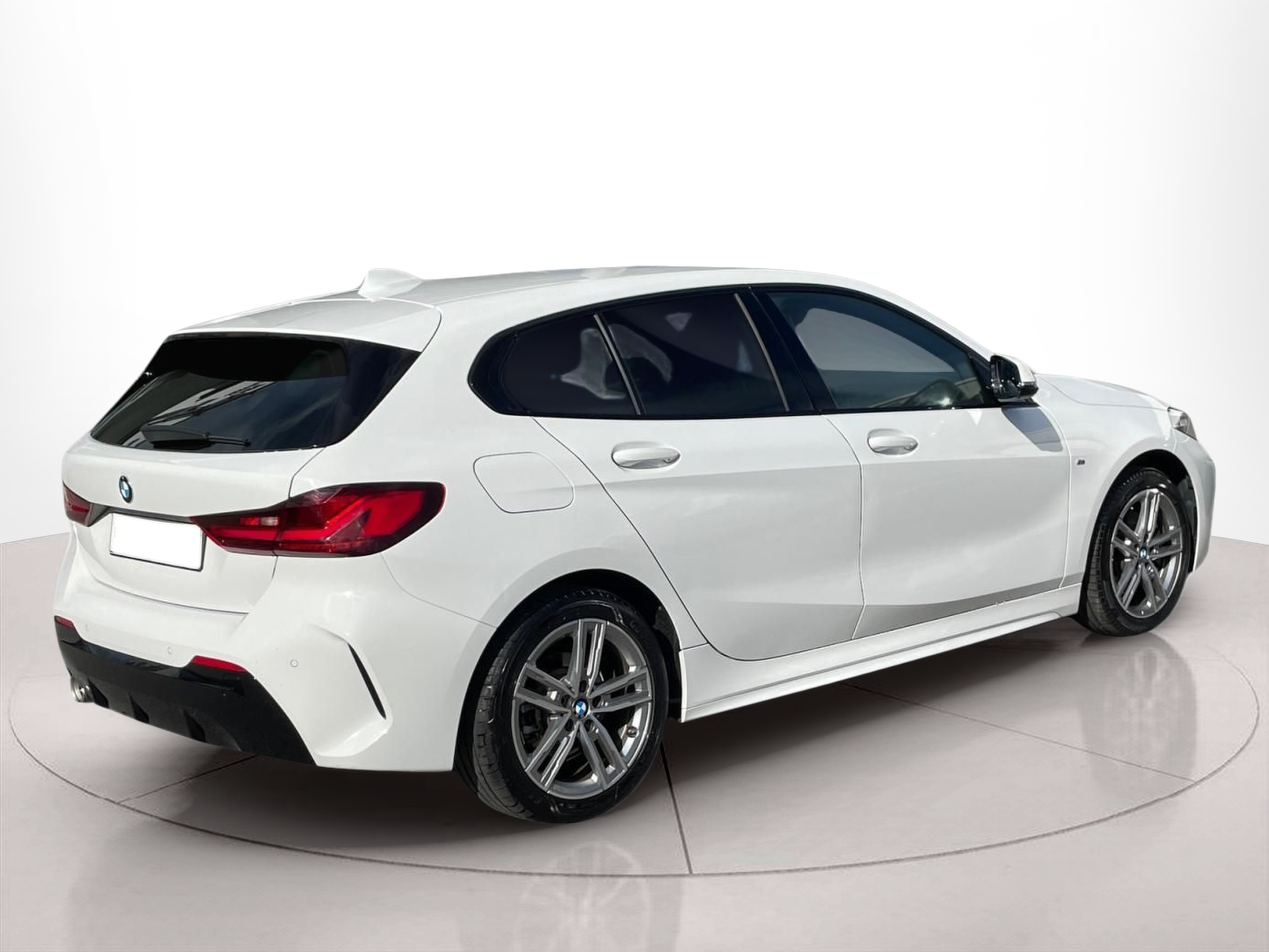 BMW Série 1 116d color Blanco. Año 2023. 85KW(116CV). Diesel. En concesionario MCoutinho - Viseu de Viseu