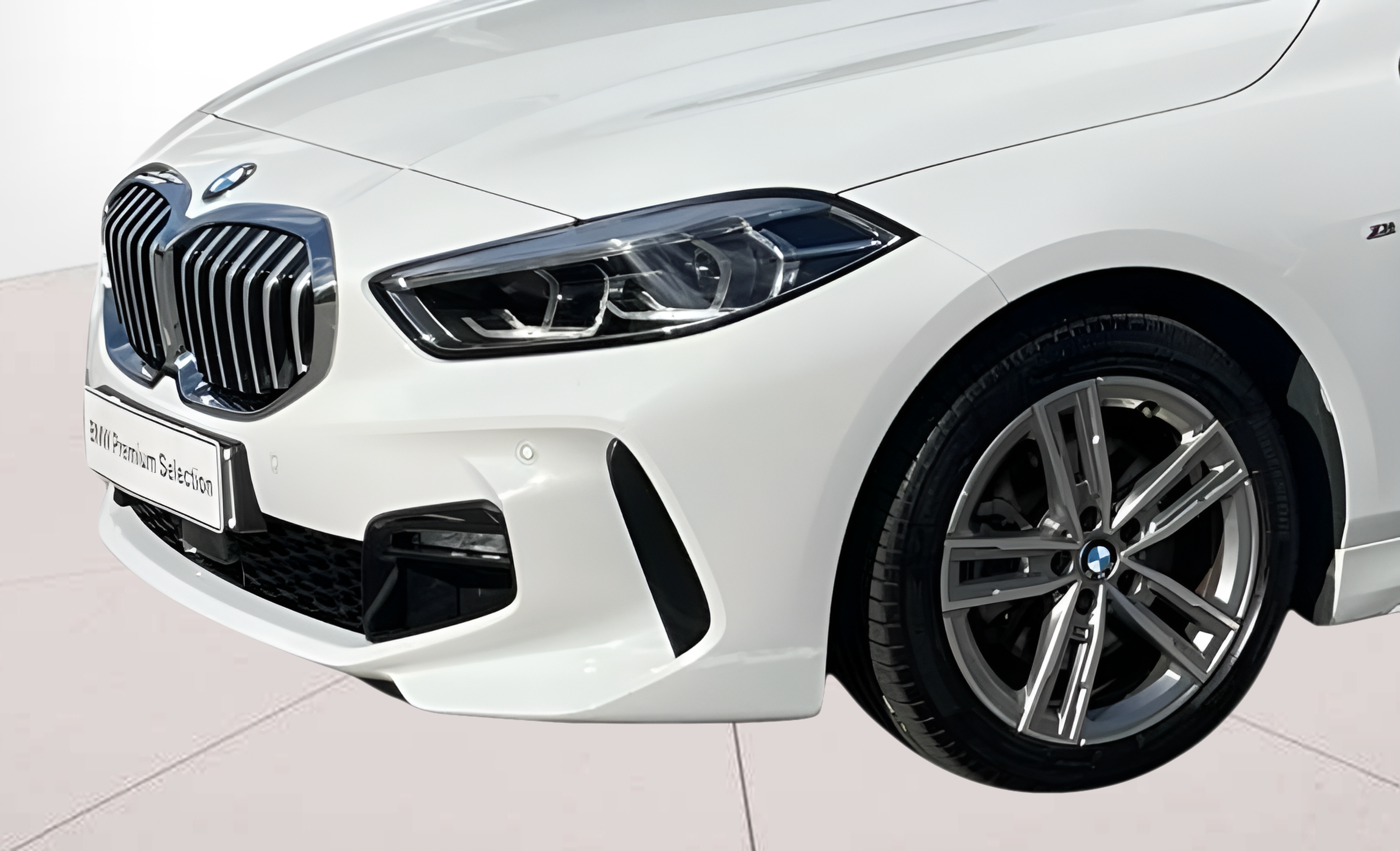 BMW Série 1 116d color Blanco. Año 2023. 85KW(116CV). Diesel. En concesionario MCoutinho - Viseu de Viseu