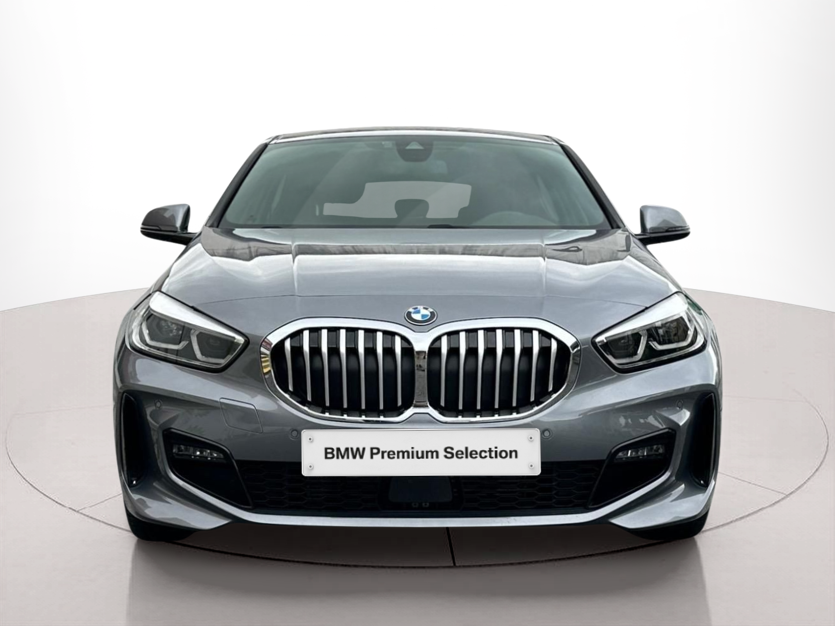 Fotos de BMW Série 1 116d color Gris. Año 2024. 85KW(116CV). Diesel. En concesionario MCoutinho - Bragança de Bragança