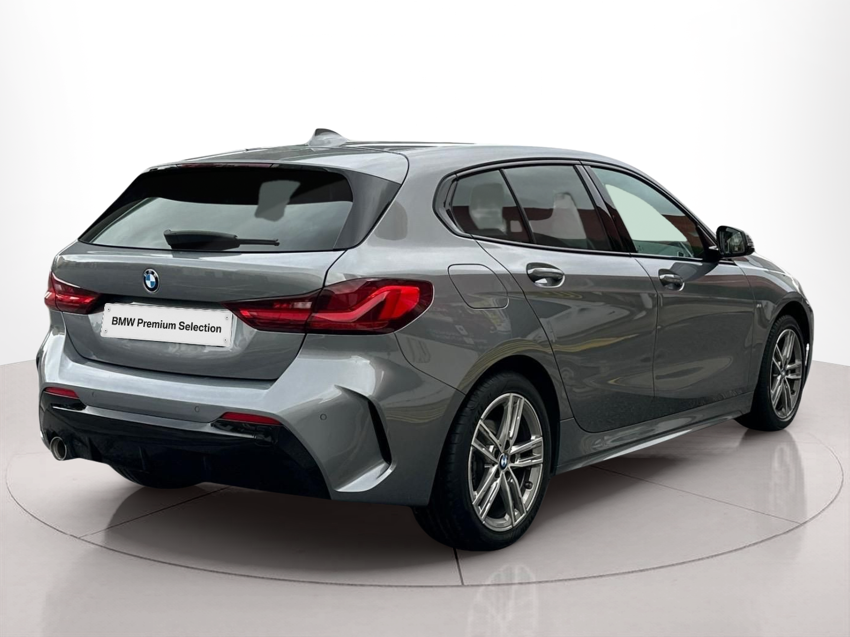 BMW Série 1 116d color Gris. Año 2024. 85KW(116CV). Diesel. En concesionario MCoutinho - Bragança de Bragança