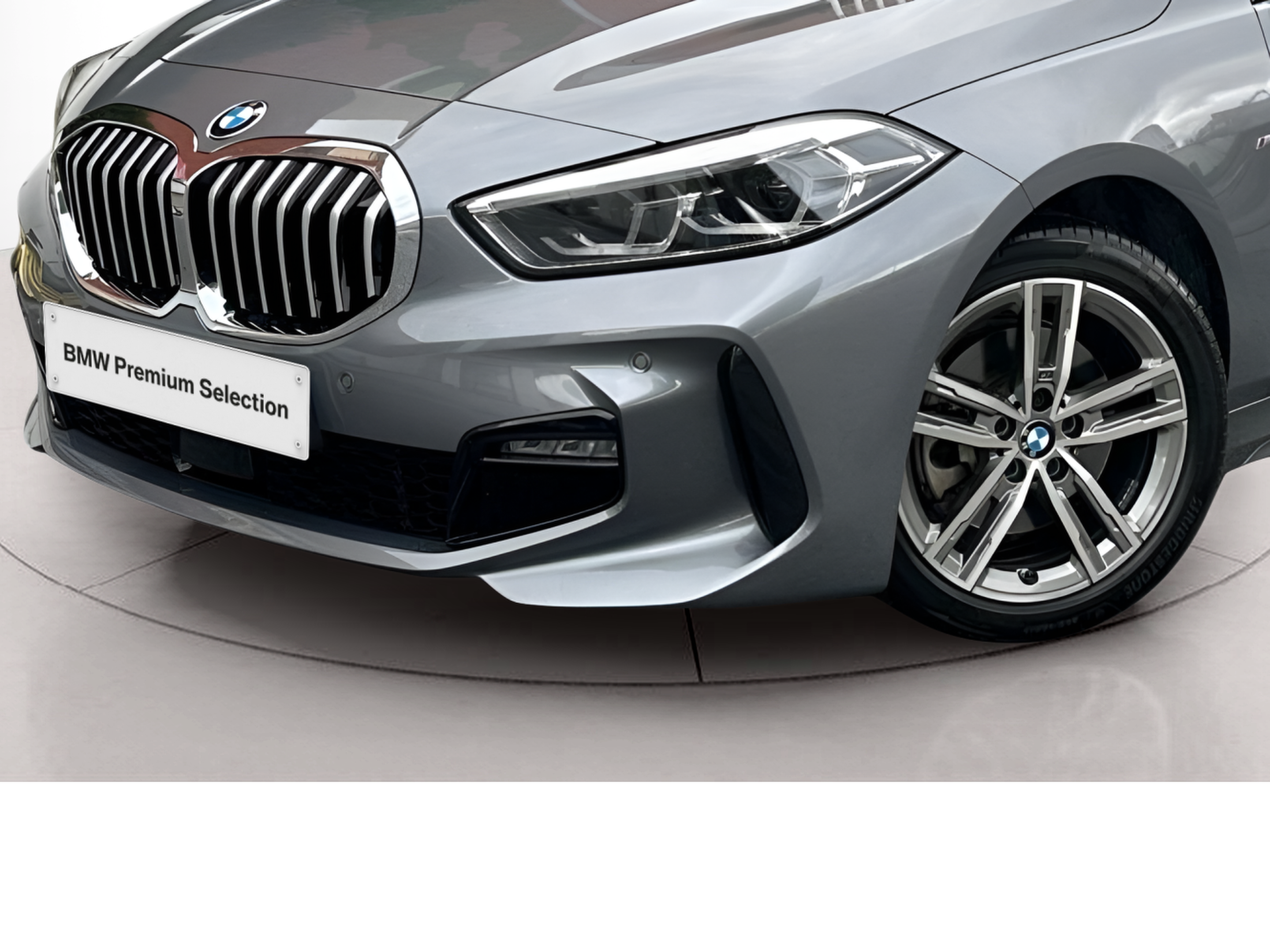 BMW Série 1 116d color Gris. Año 2024. 85KW(116CV). Diesel. En concesionario MCoutinho - Bragança de Bragança