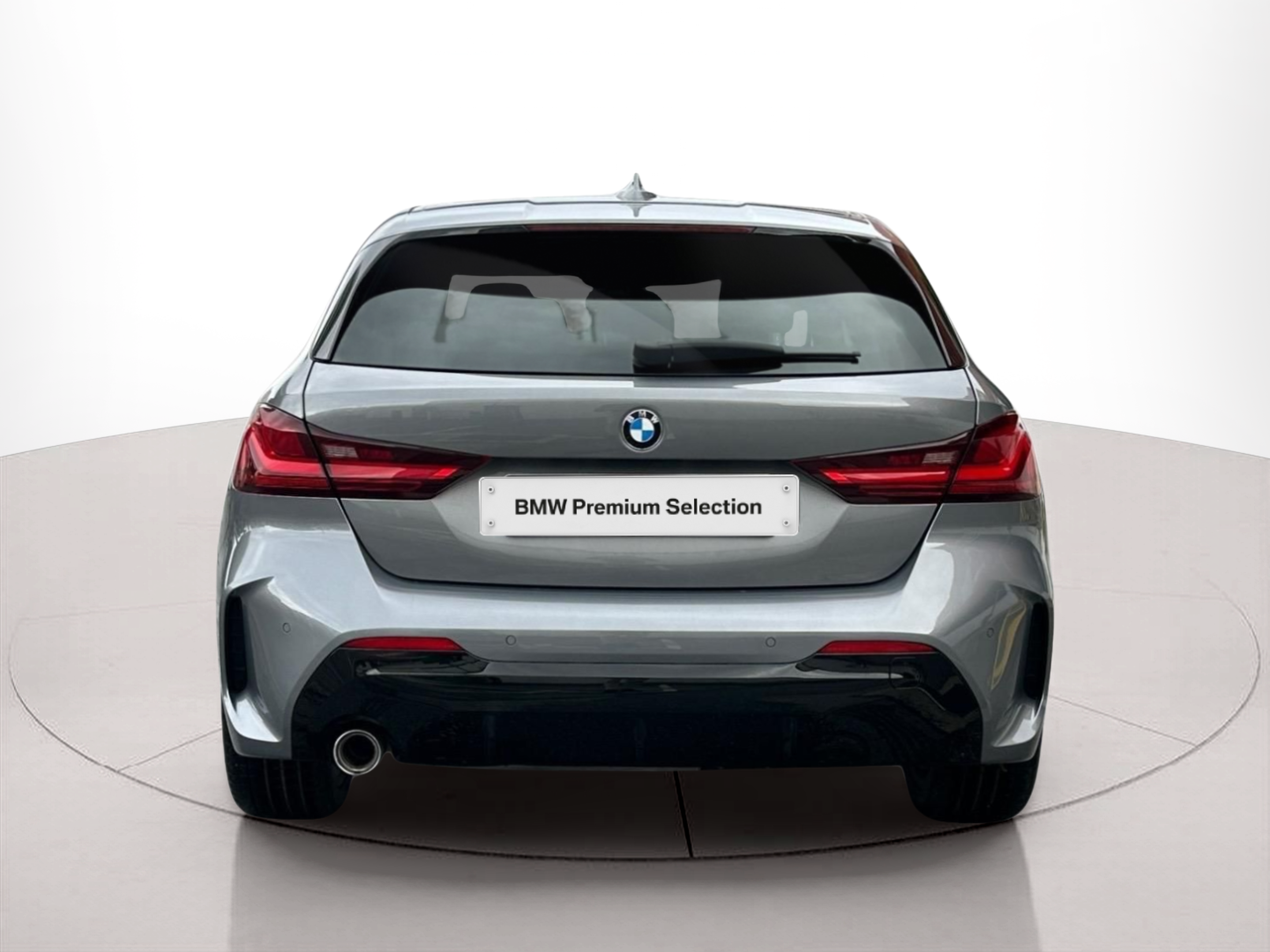 BMW Série 1 116d color Gris. Año 2024. 85KW(116CV). Diesel. En concesionario MCoutinho - Bragança de Bragança