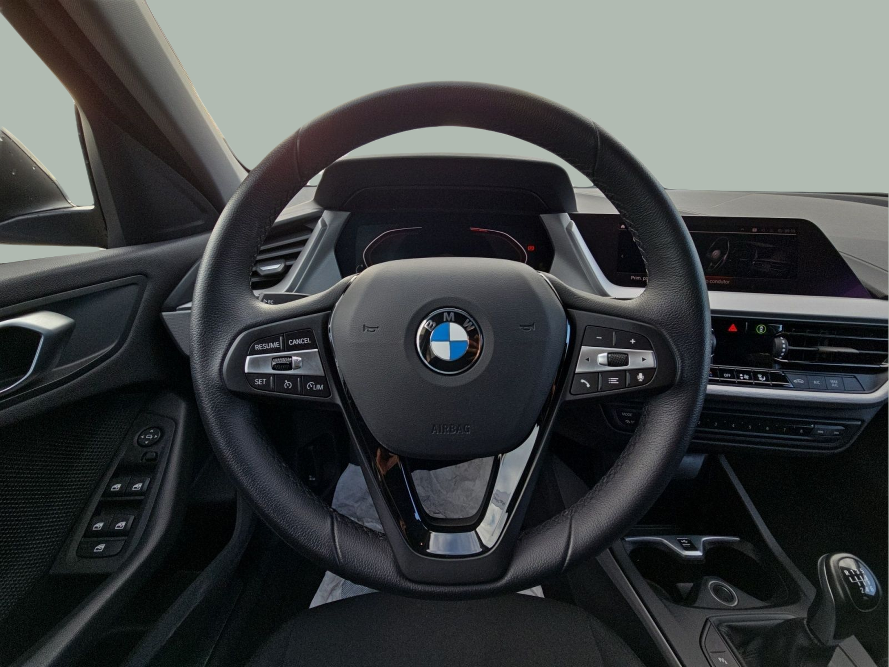 BMW Série 1 116d color Gris. Año 2024. 85KW(116CV). Diesel. En concesionario MCoutinho Bomcar Leiria de Leiria