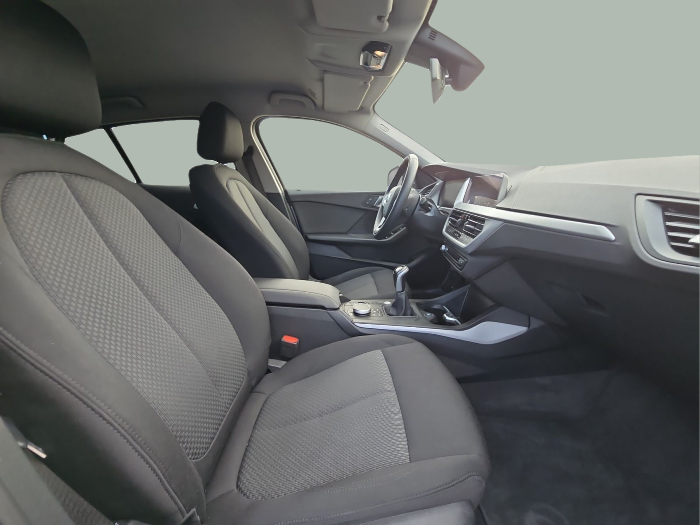 BMW Série 1 116d color Gris. Año 2024. 85KW(116CV). Diesel. En concesionario MCoutinho Bomcar Leiria de Leiria