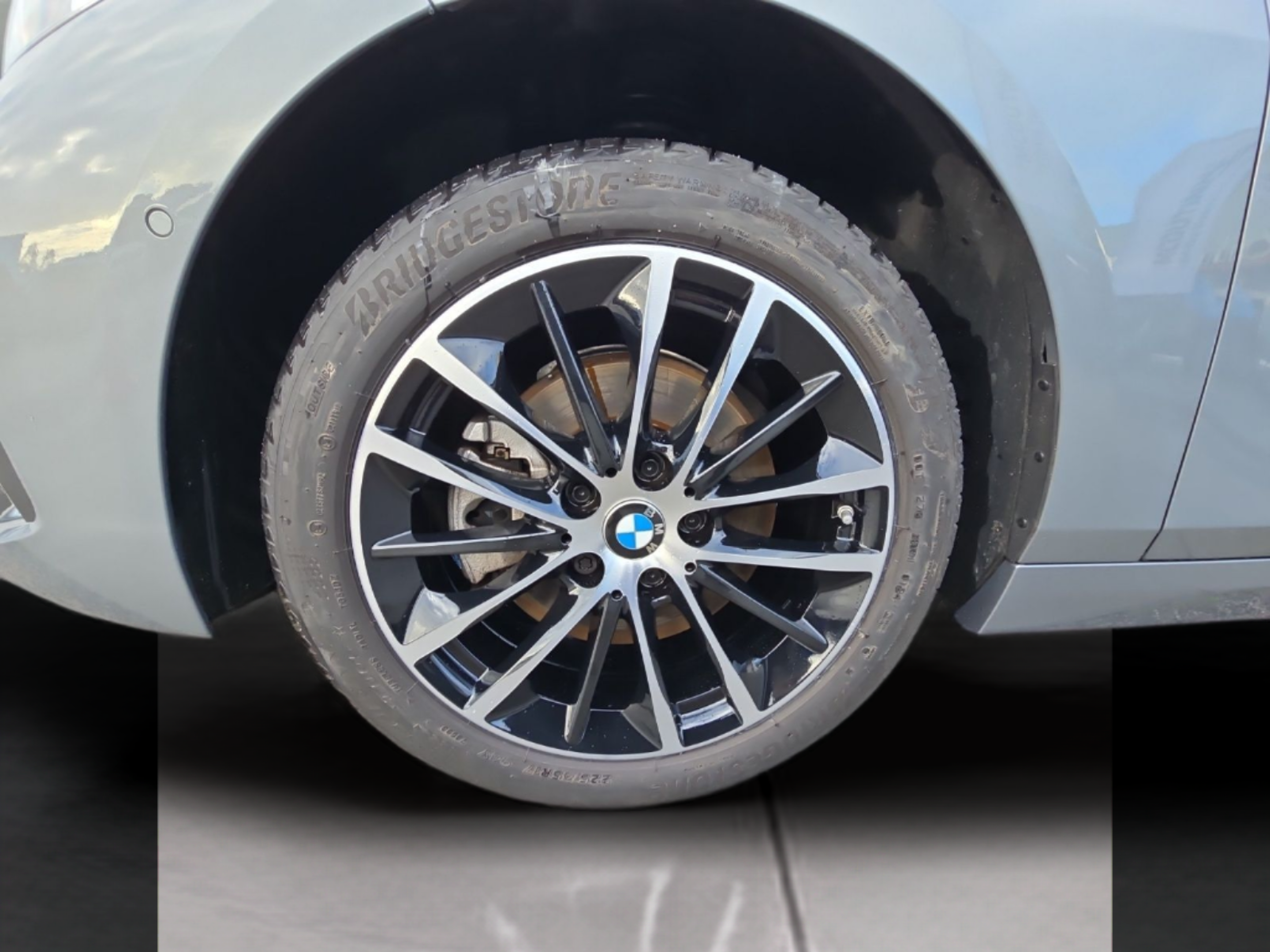 BMW Série 1 116d color Gris. Año 2024. 85KW(116CV). Diesel. En concesionario MCoutinho Bomcar Leiria de Leiria