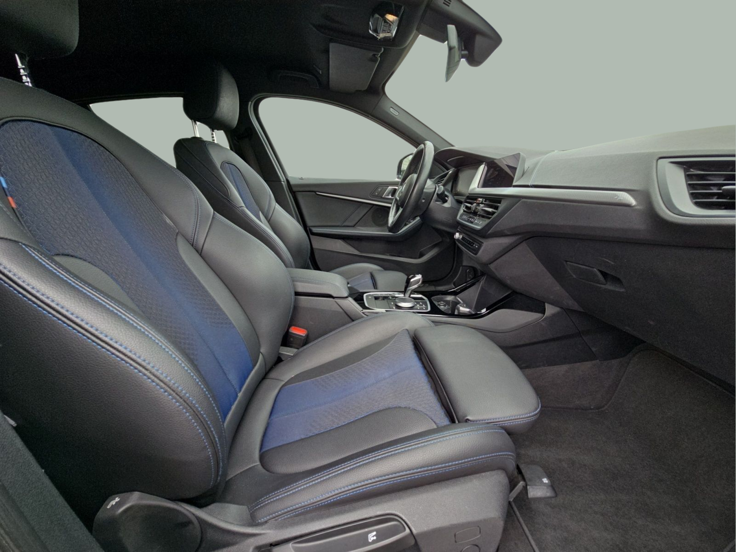 BMW Série 1 116d color Negro. Año 2023. 85KW(116CV). Diesel. En concesionario MCoutinho - Viseu de Viseu