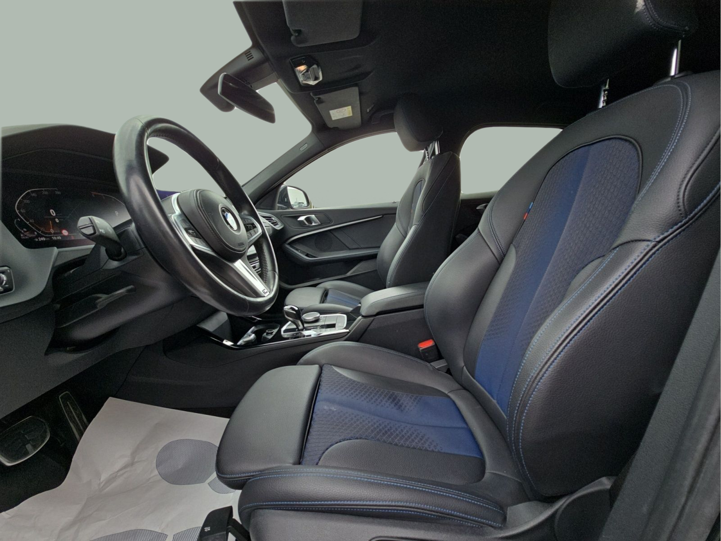 BMW Série 1 116d color Negro. Año 2023. 85KW(116CV). Diesel. En concesionario MCoutinho - Viseu de Viseu