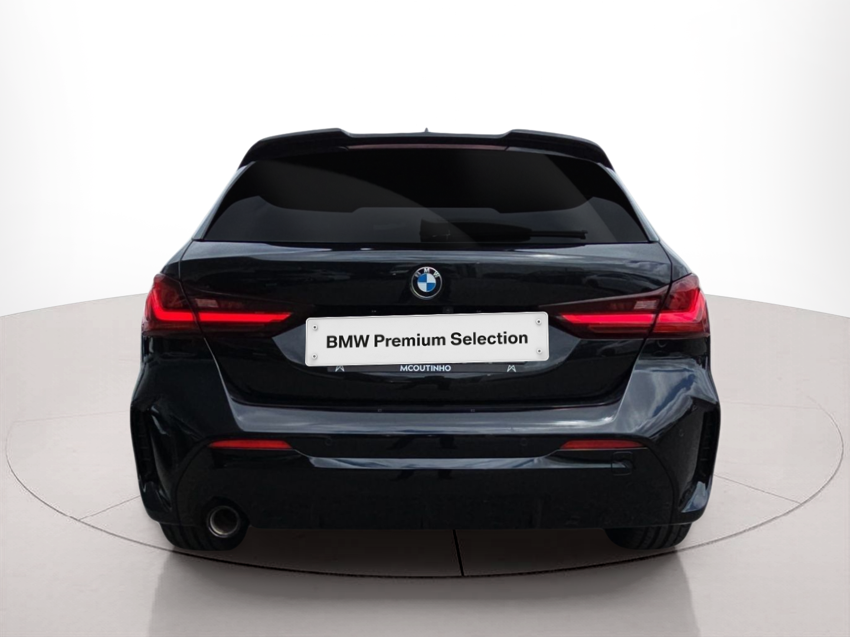 BMW Série 1 116d color Negro. Año 2023. 85KW(116CV). Diesel. En concesionario MCoutinho - Viseu de Viseu