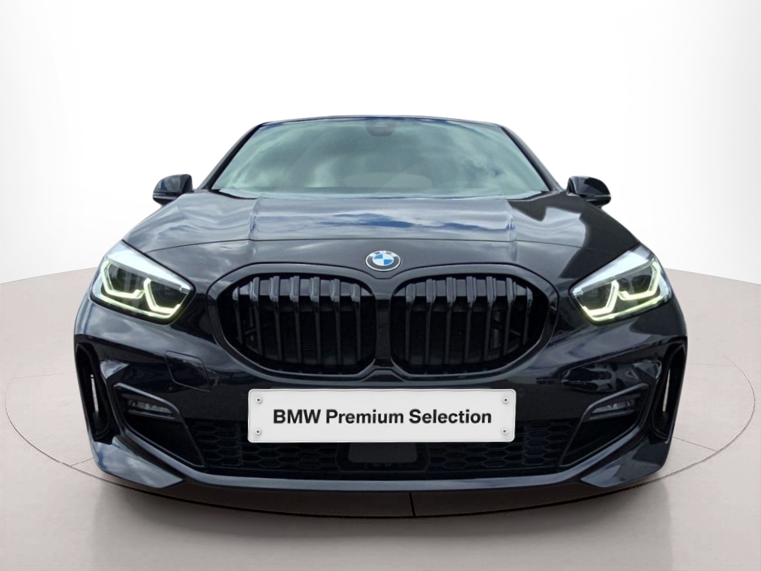 Fotos de BMW Série 1 116d color Negro. Año 2023. 85KW(116CV). Diesel. En concesionario MCoutinho - Viseu de Viseu