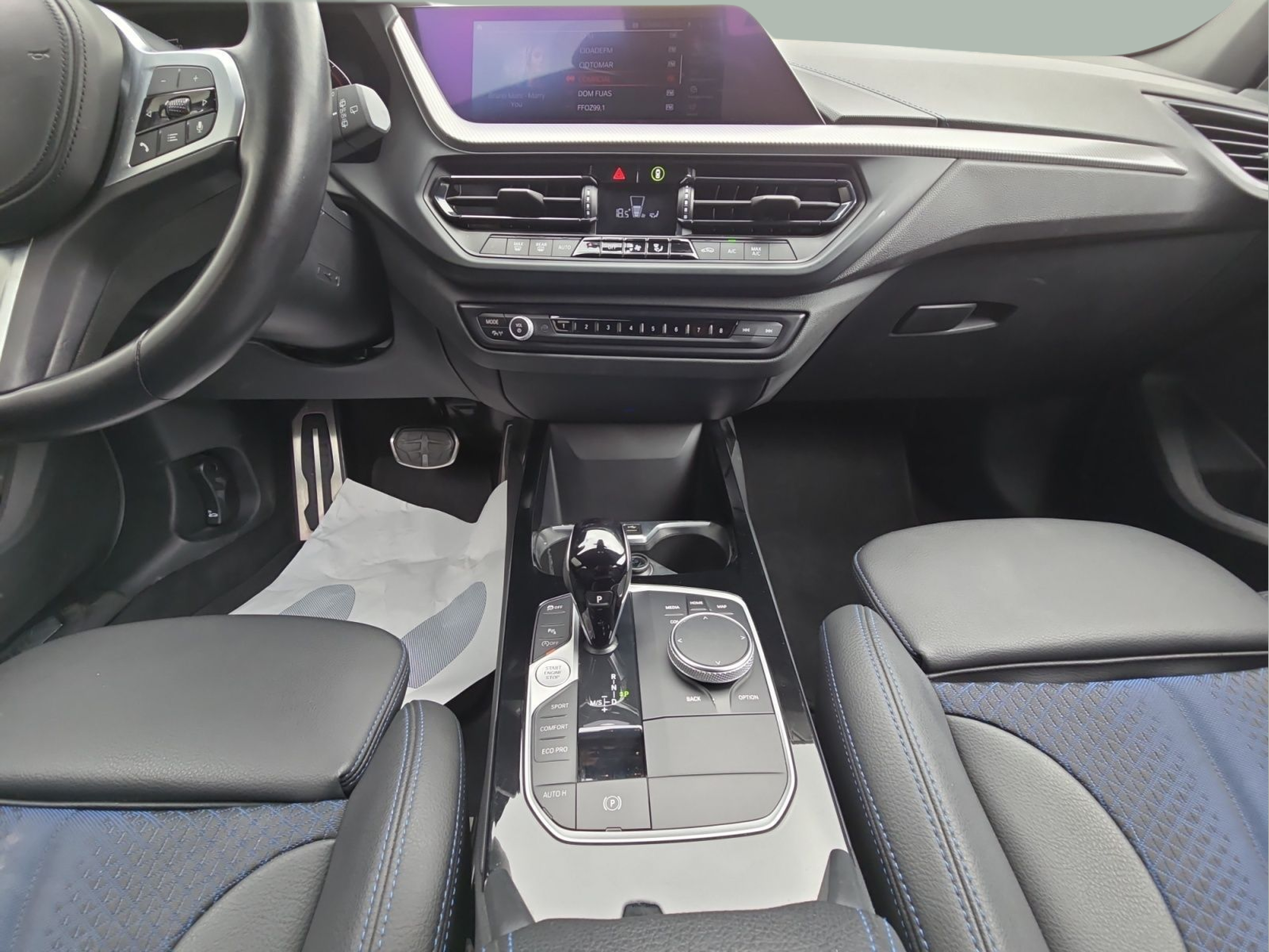 BMW Série 1 116d color Negro. Año 2023. 85KW(116CV). Diesel. En concesionario MCoutinho - Viseu de Viseu