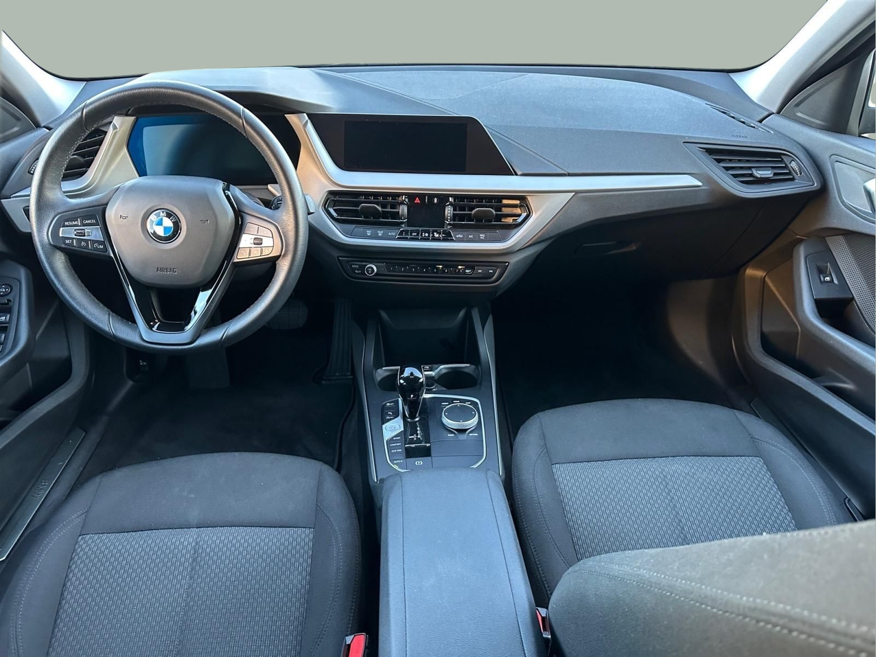 BMW Série 1 116d color Negro. Año 2024. 85KW(116CV). Diesel. En concesionario MCoutinho - Vila Real de Vila Real