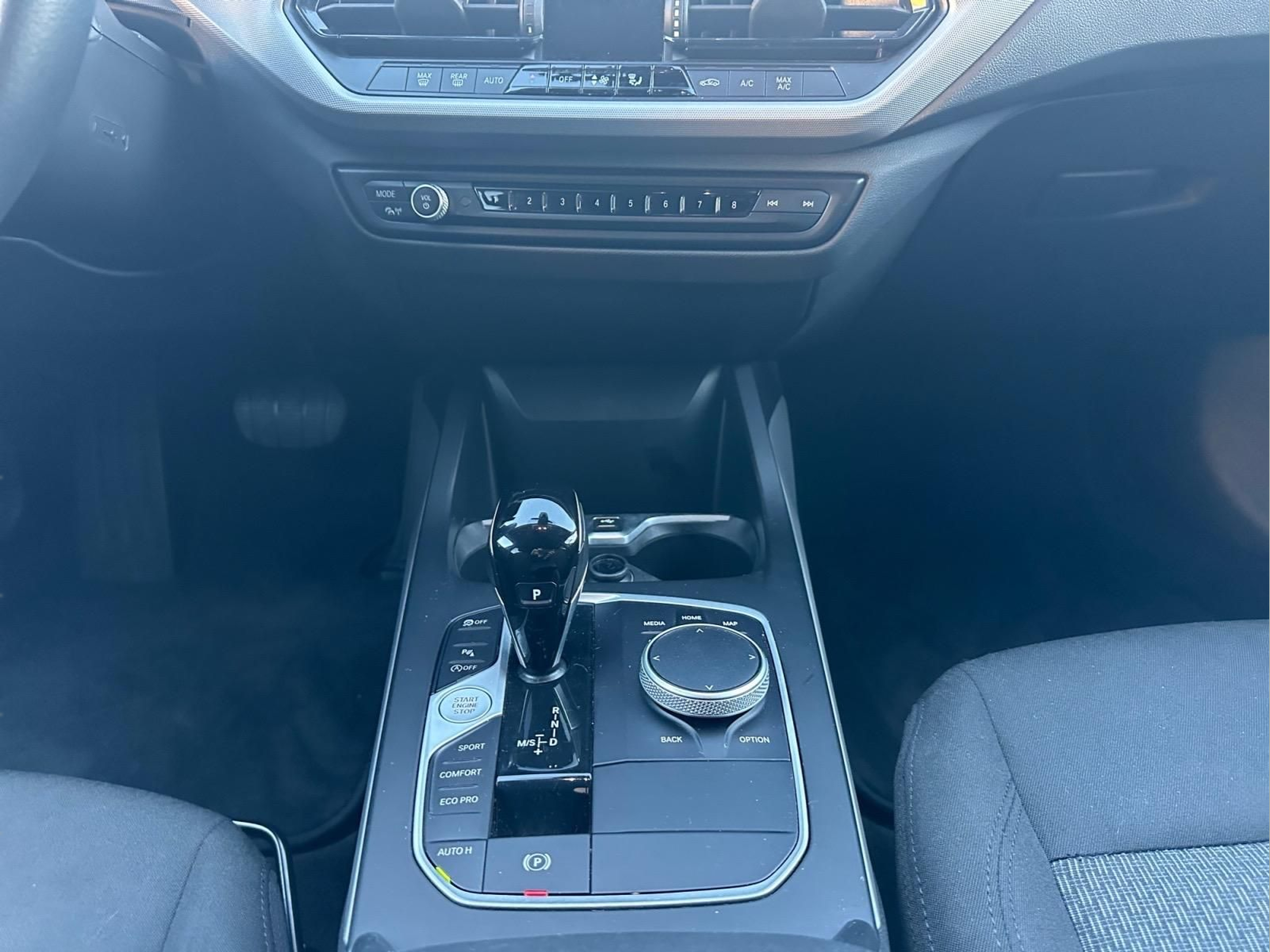 BMW Série 1 116d color Negro. Año 2024. 85KW(116CV). Diesel. En concesionario MCoutinho - Vila Real de Vila Real