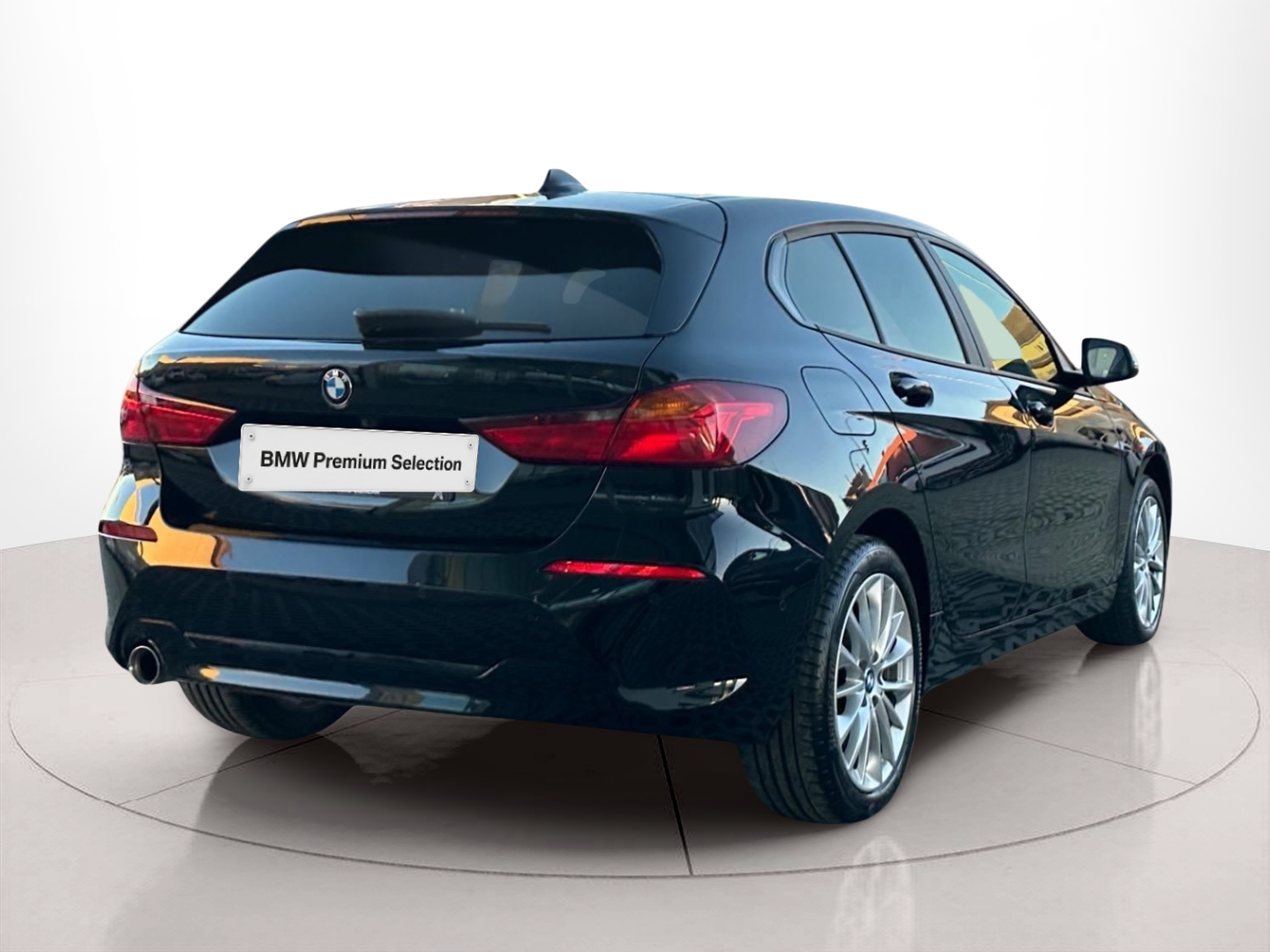 BMW Série 1 116d color Negro. Año 2024. 85KW(116CV). Diesel. En concesionario MCoutinho - Vila Real de Vila Real