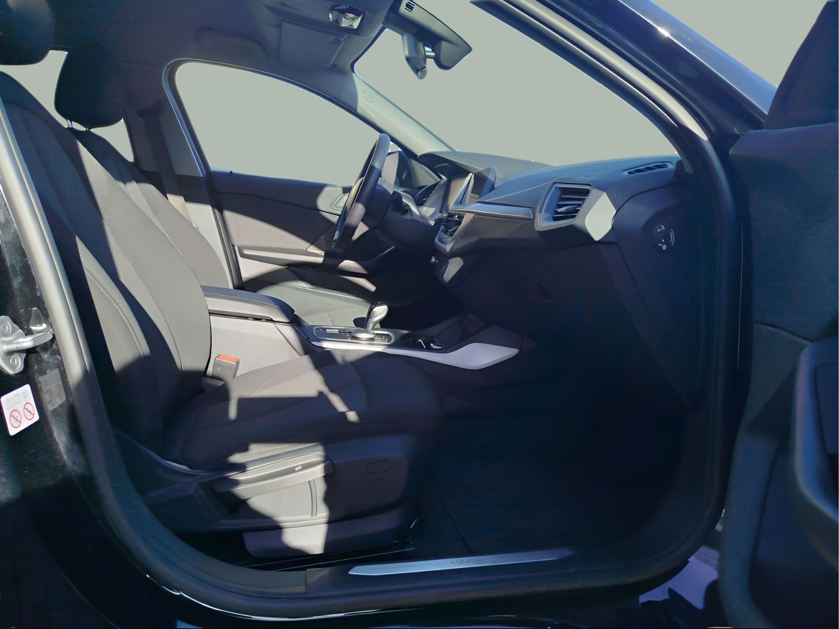 BMW Série 1 116d color Negro. Año 2024. 85KW(116CV). Diesel. En concesionario MCoutinho - Vila Real de Vila Real