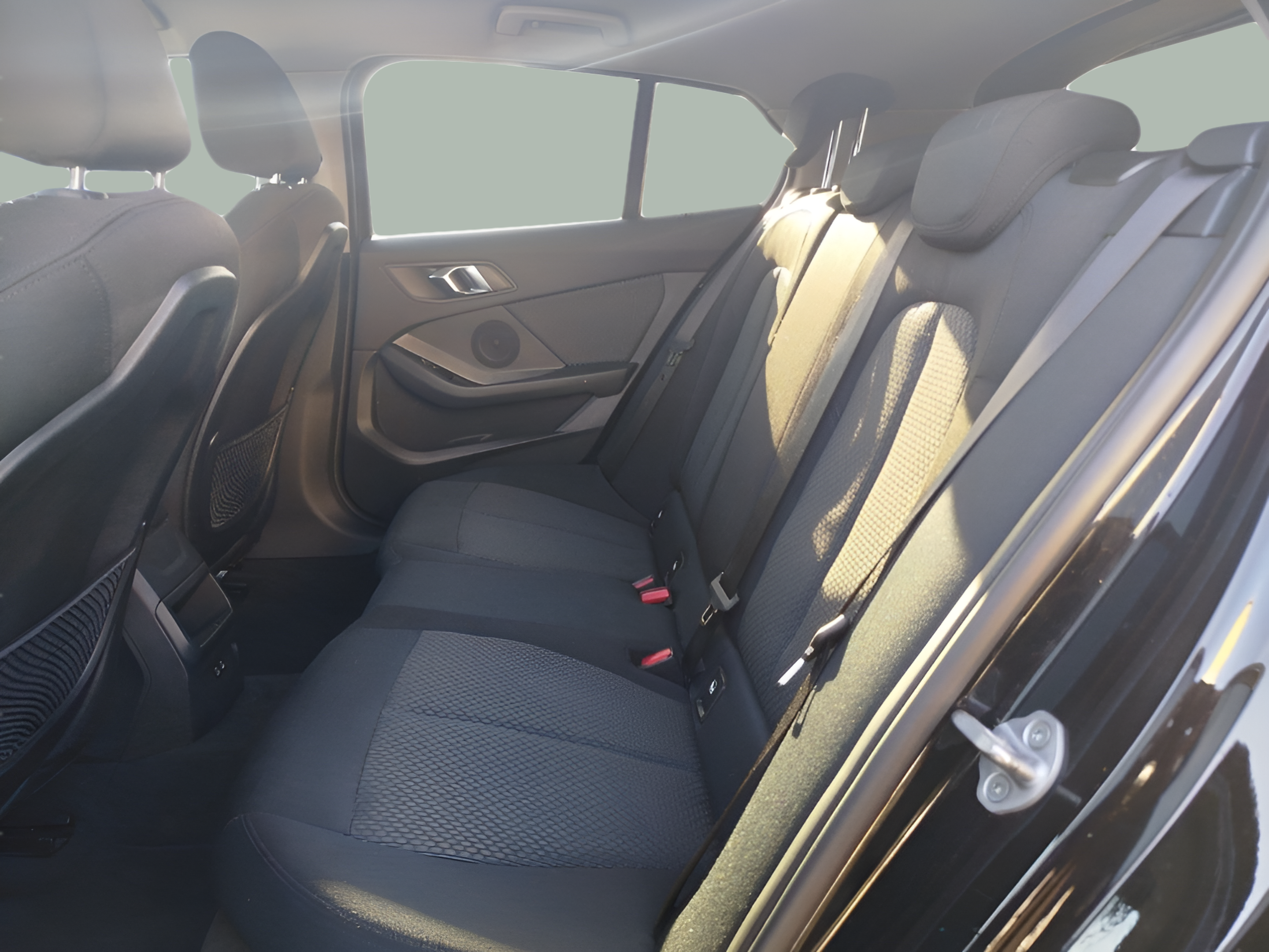 BMW Série 1 116d color Negro. Año 2024. 85KW(116CV). Diesel. En concesionario MCoutinho - Vila Real de Vila Real