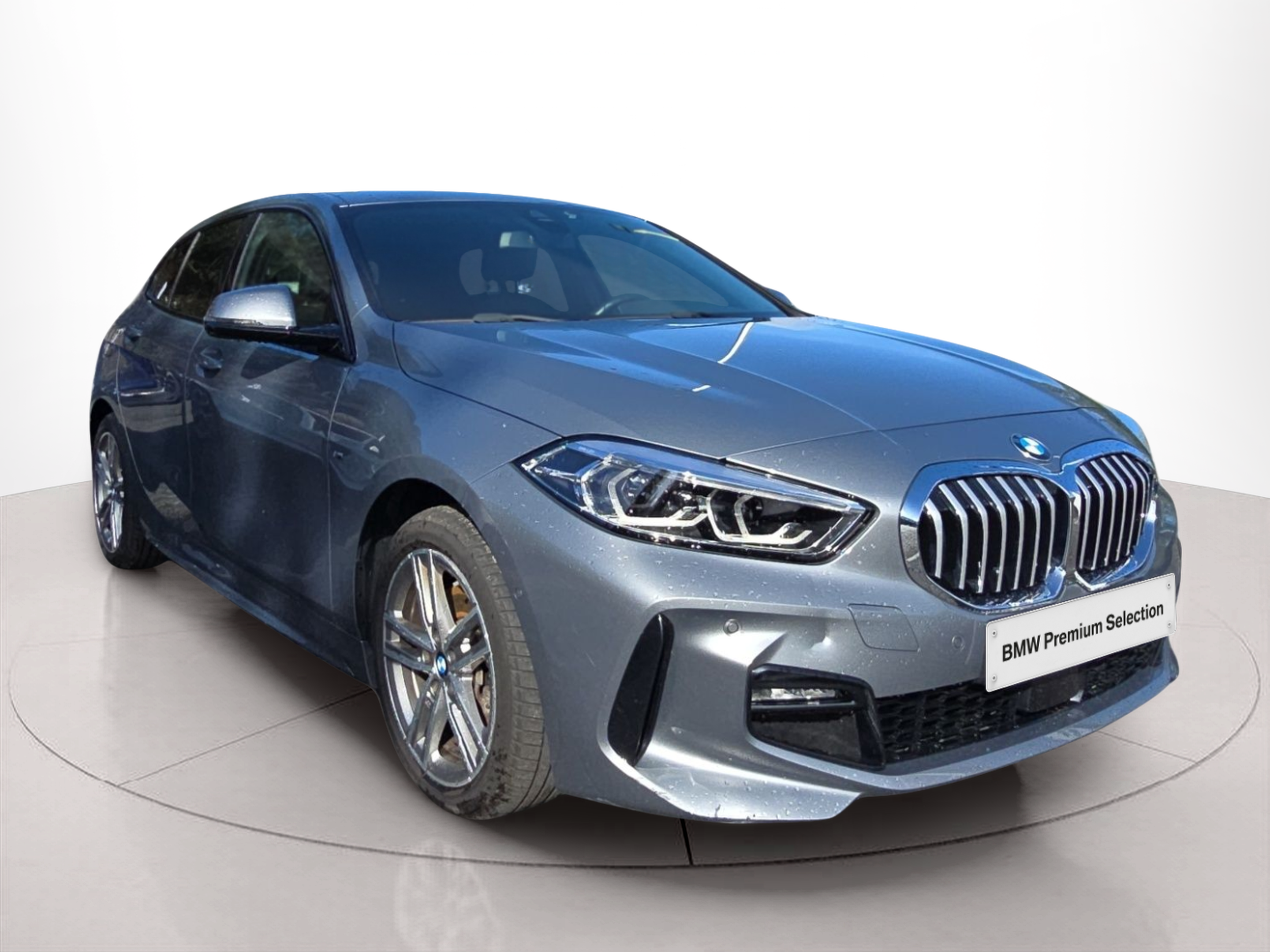 BMW Série 1 116d color Gris. Año 2024. 85KW(116CV). Diesel. En concesionario MCoutinho Bomcar Coimbra de Coimbra