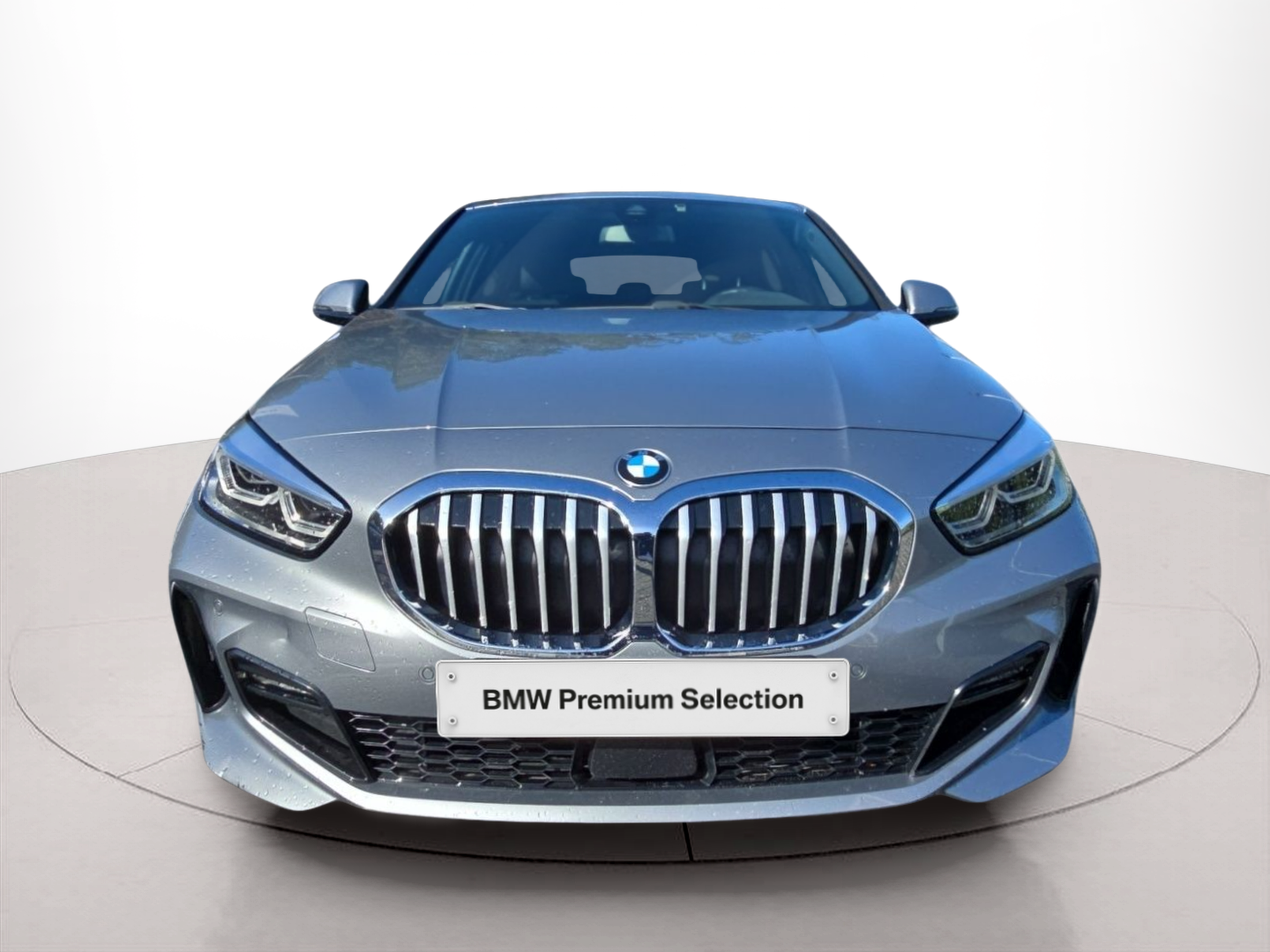 Fotos de BMW Série 1 116d color Gris. Año 2024. 85KW(116CV). Diesel. En concesionario MCoutinho Bomcar Coimbra de Coimbra