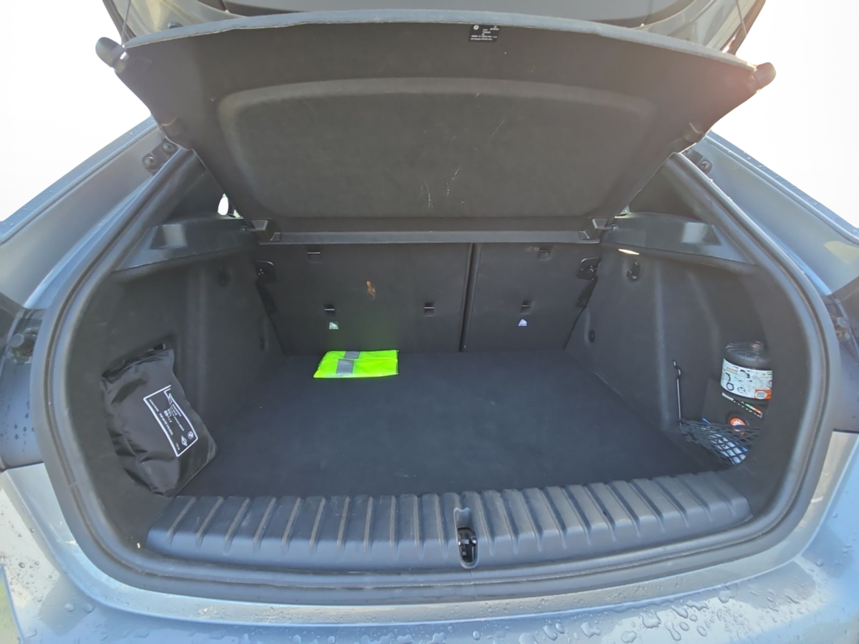 BMW Série 1 116d color Gris. Año 2024. 85KW(116CV). Diesel. En concesionario MCoutinho Bomcar Coimbra de Coimbra