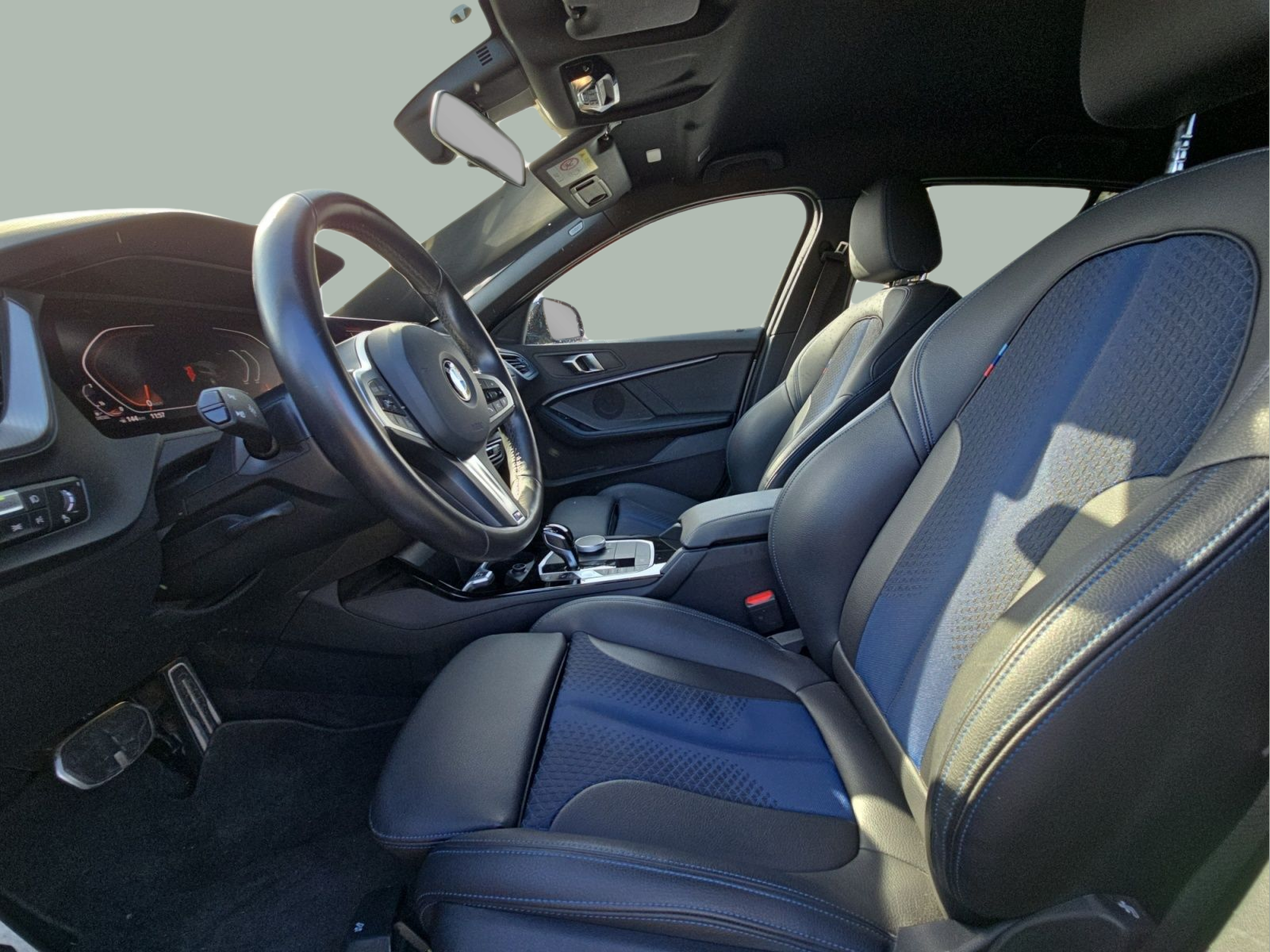 BMW Série 1 116d color Gris. Año 2024. 85KW(116CV). Diesel. En concesionario MCoutinho Bomcar Coimbra de Coimbra