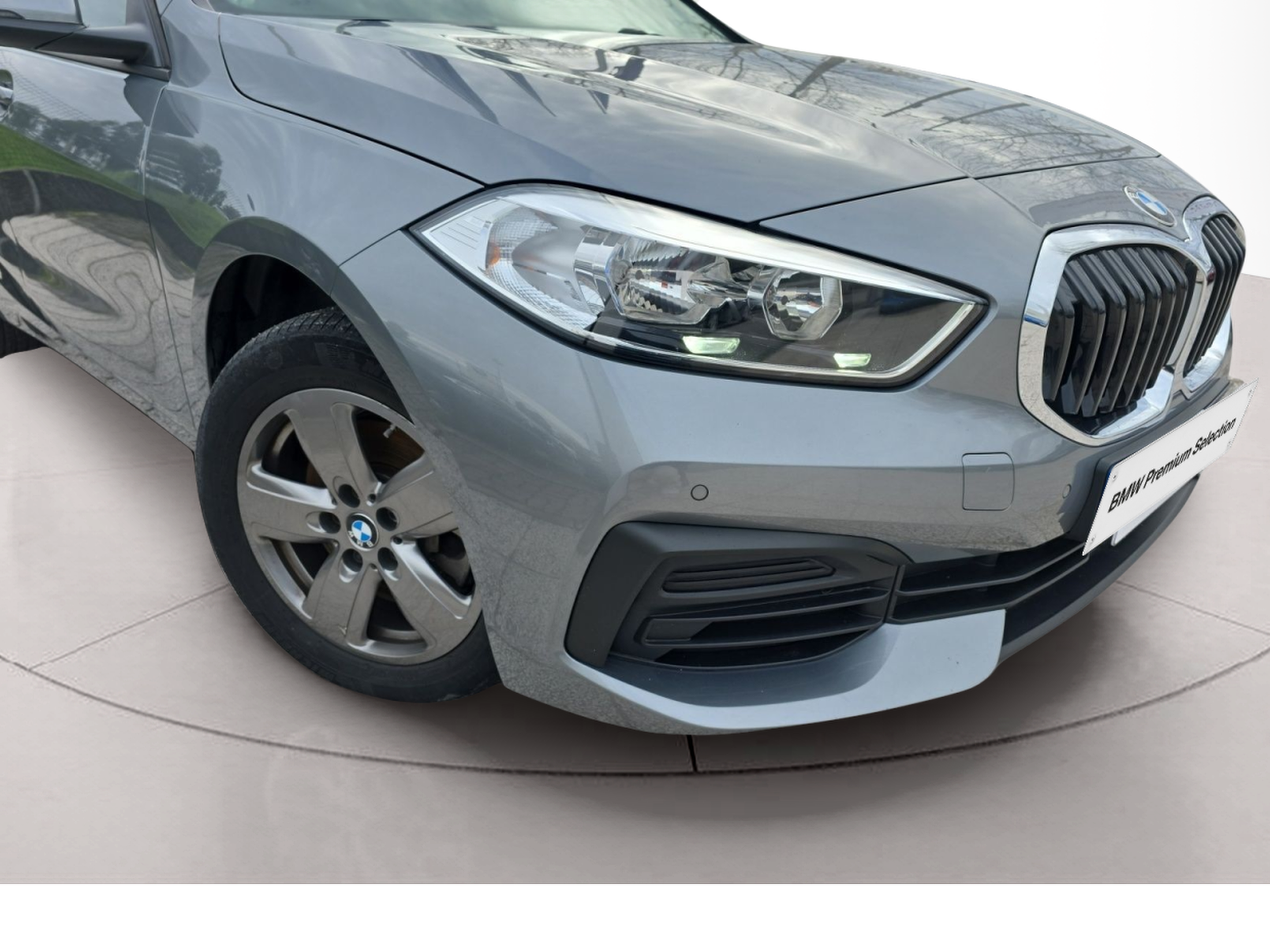 BMW Série 1 116d color Gris. Año 2024. 85KW(116CV). Diesel. En concesionario MCoutinho - Viseu de Viseu