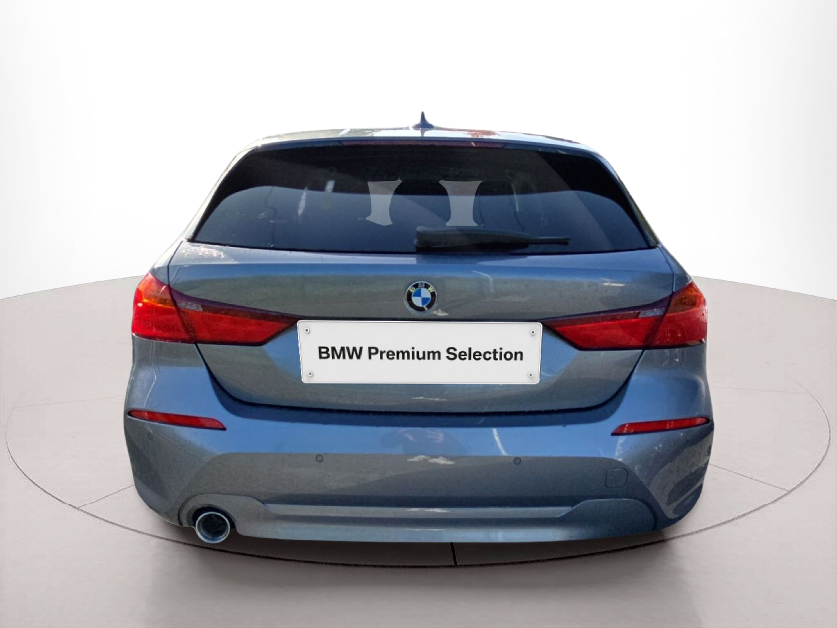 BMW Série 1 116d color Gris. Año 2024. 85KW(116CV). Diesel. En concesionario MCoutinho Bomcar Coimbra de Coimbra