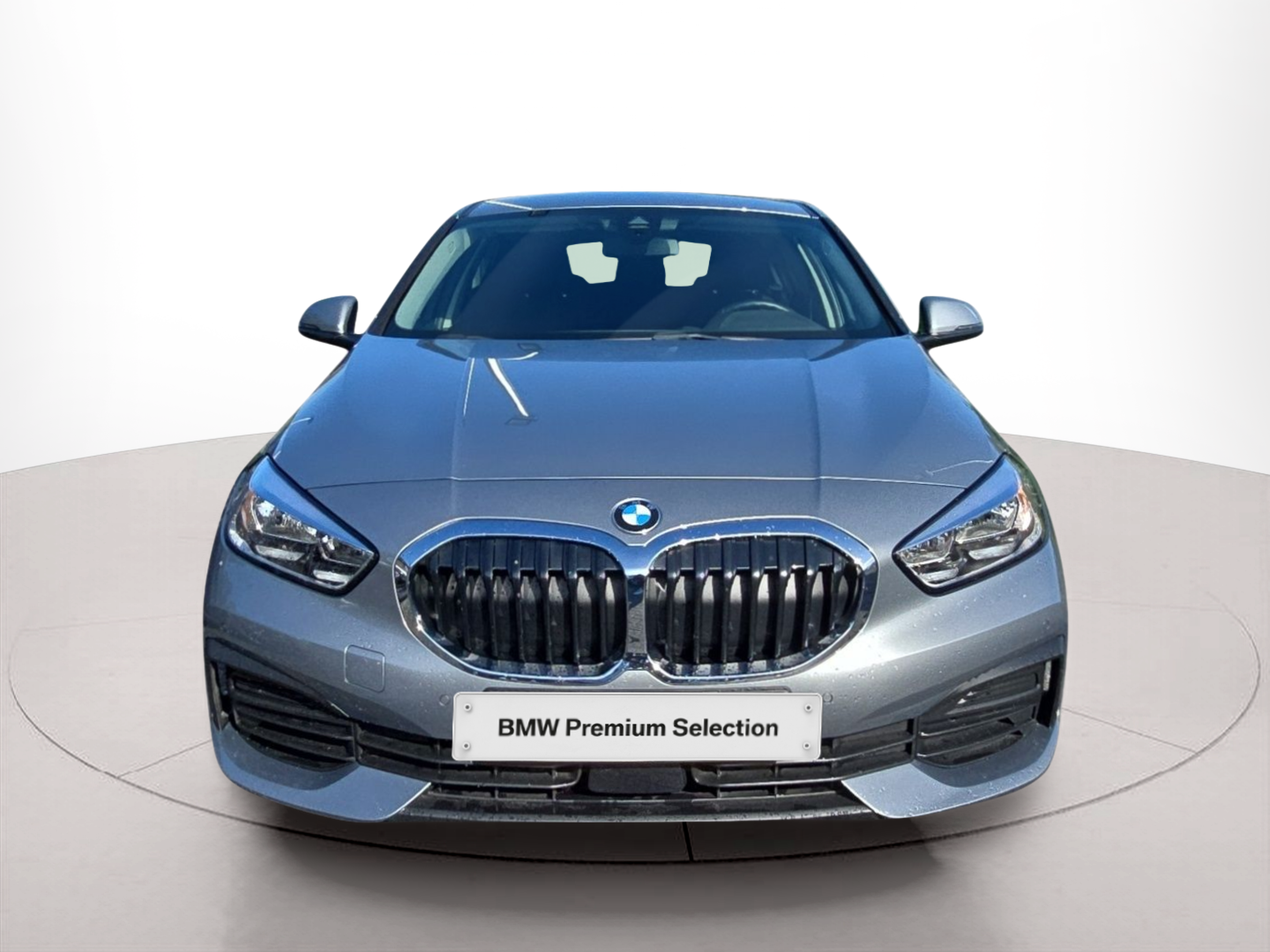 Fotos de BMW Série 1 116d color Gris. Año 2024. 85KW(116CV). Diesel. En concesionario MCoutinho Bomcar Coimbra de Coimbra