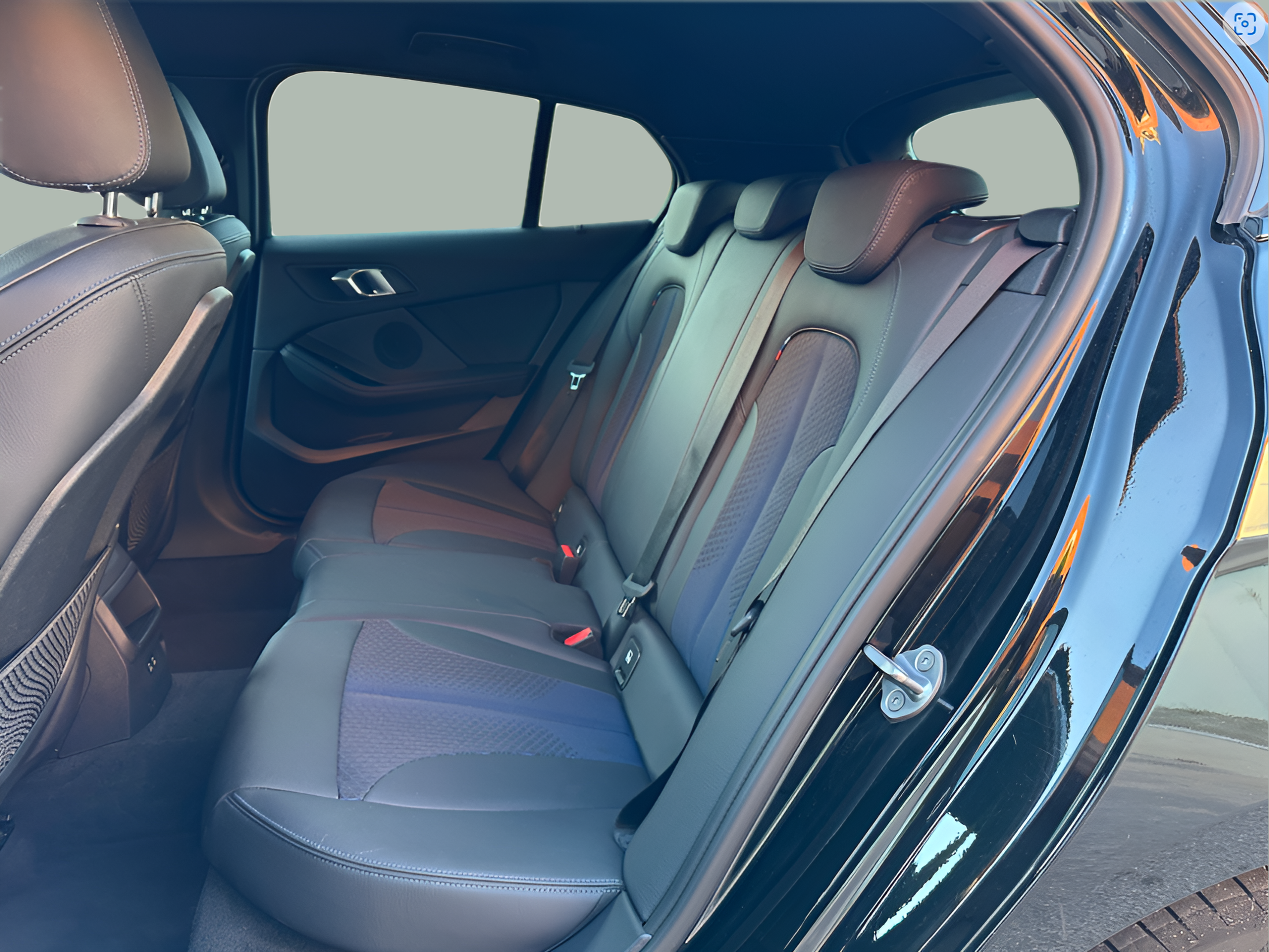 BMW Série 1 116d color Negro. Año 2024. 85KW(116CV). Diesel. En concesionario MCoutinho - Vila Real de Vila Real