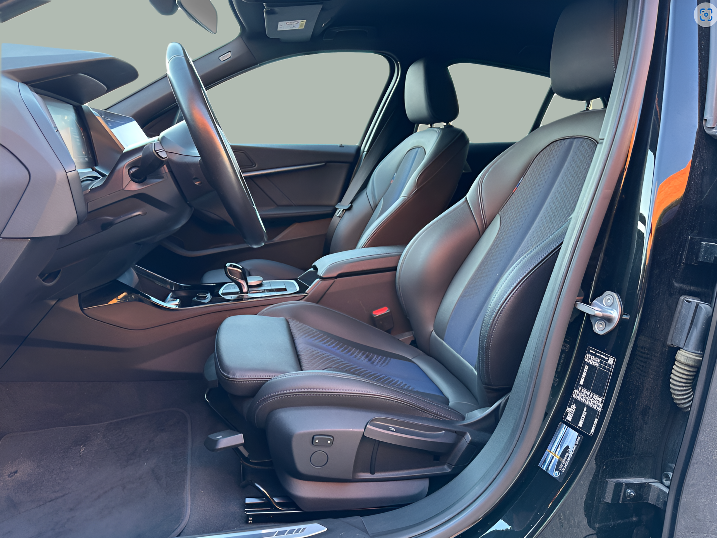 BMW Série 1 116d color Negro. Año 2024. 85KW(116CV). Diesel. En concesionario MCoutinho - Vila Real de Vila Real