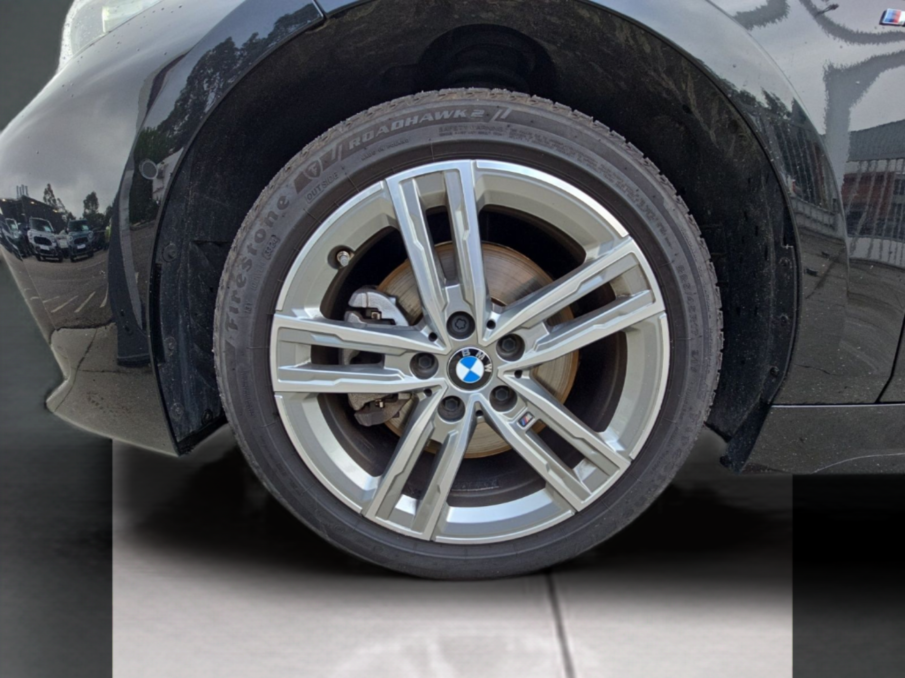BMW Série 1 116d color Negro. Año 2024. 85KW(116CV). Diesel. En concesionario MCoutinho Bomcar Leiria de Leiria