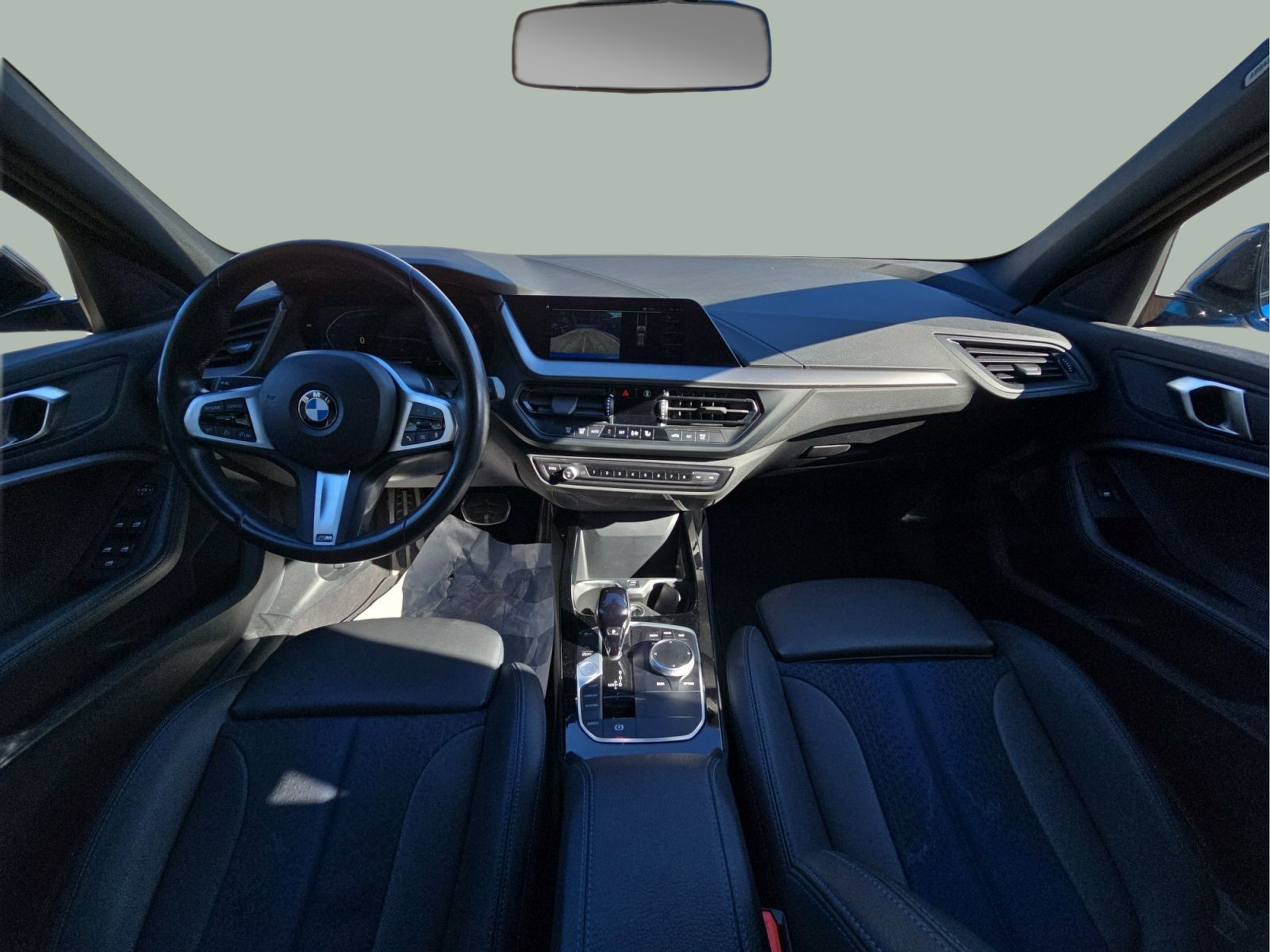 BMW Série 1 116d color Azul. Año 2024. 85KW(116CV). Diesel. En concesionario MCoutinho Bomcar Coimbra de Coimbra