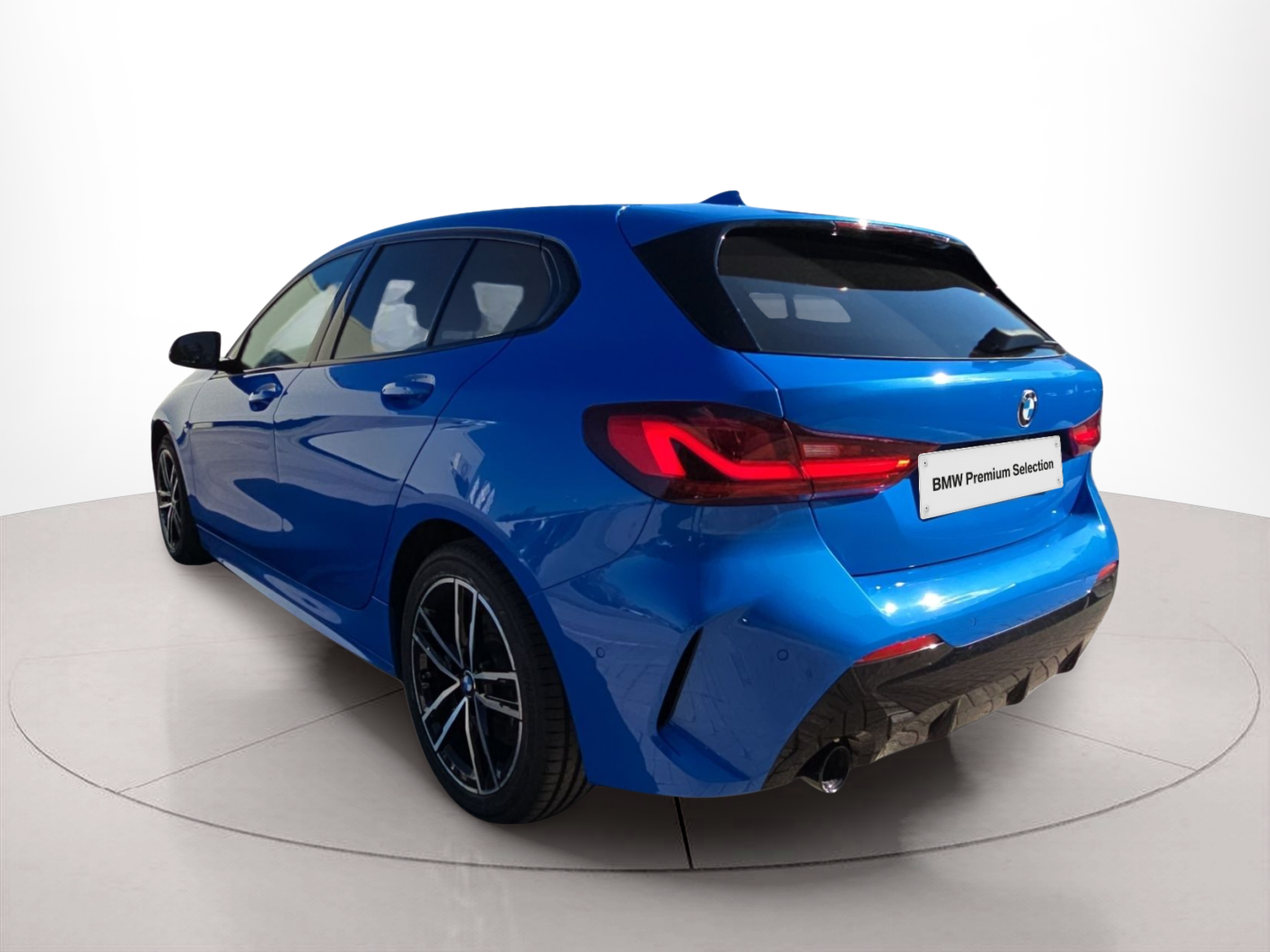 BMW Série 1 116d color Azul. Año 2024. 85KW(116CV). Diesel. En concesionario MCoutinho Bomcar Coimbra de Coimbra