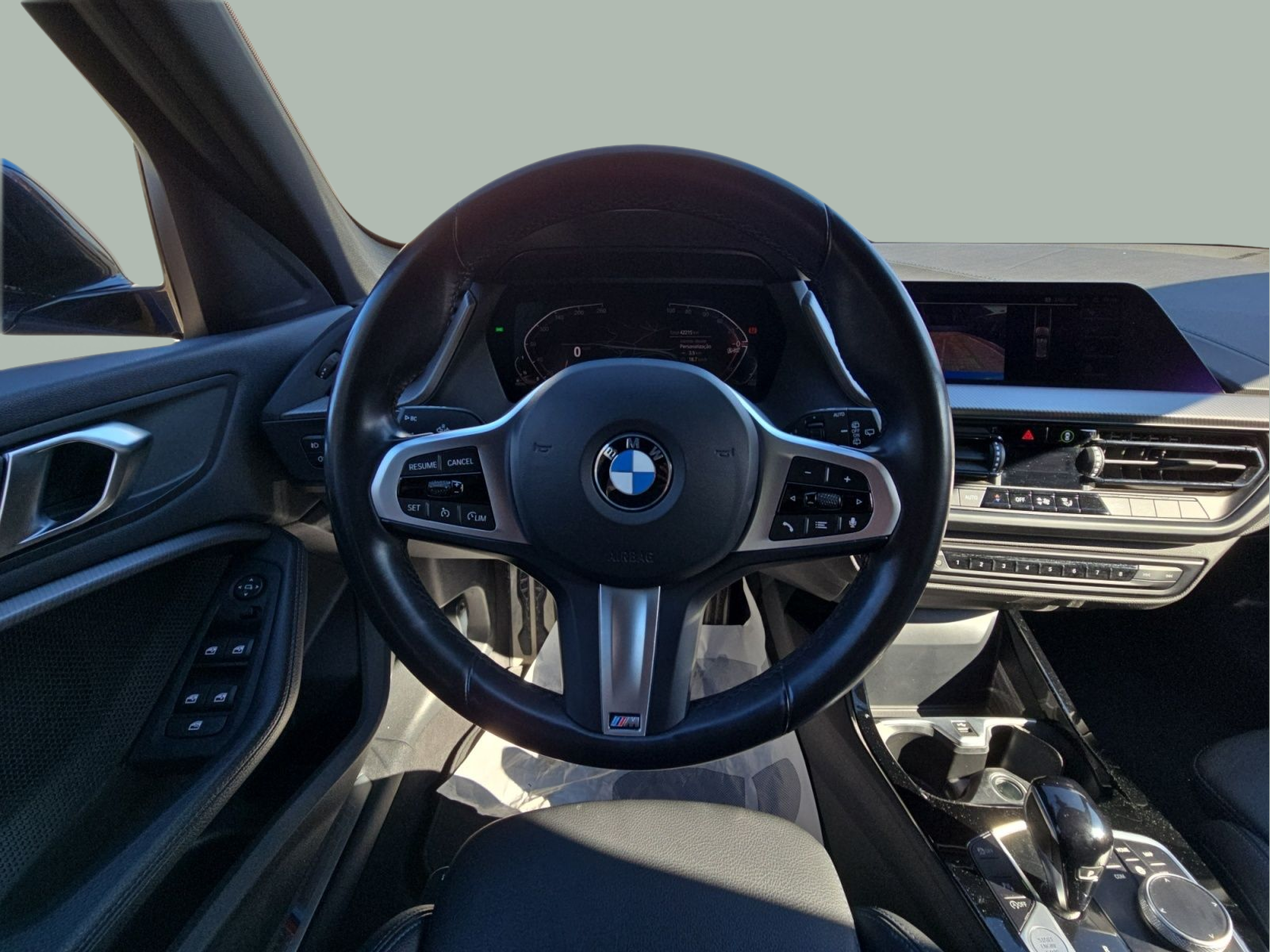 BMW Série 1 116d color Azul. Año 2024. 85KW(116CV). Diesel. En concesionario MCoutinho Bomcar Coimbra de Coimbra