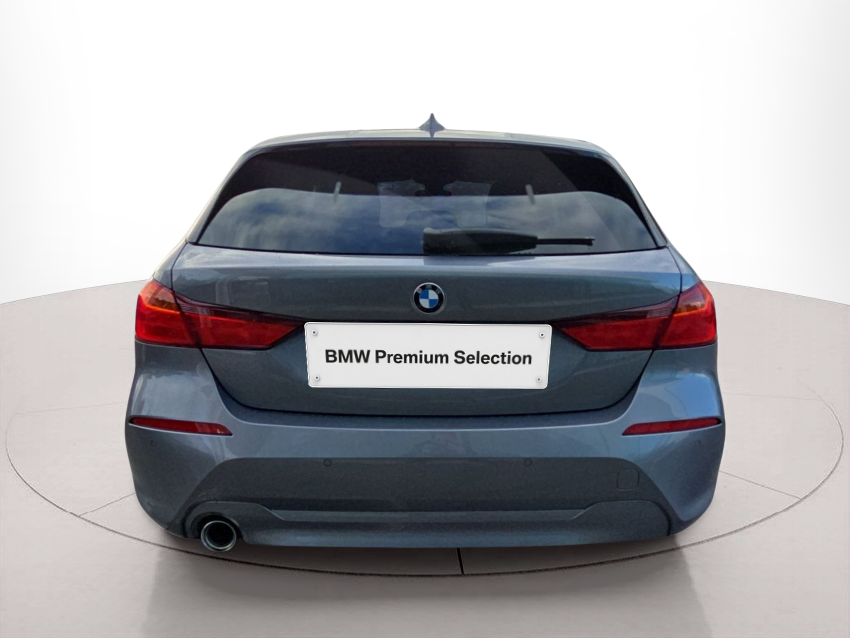 BMW Série 1 116d color Gris. Año 2024. 85KW(116CV). Diesel. En concesionario MCoutinho Bomcar Leiria de Leiria