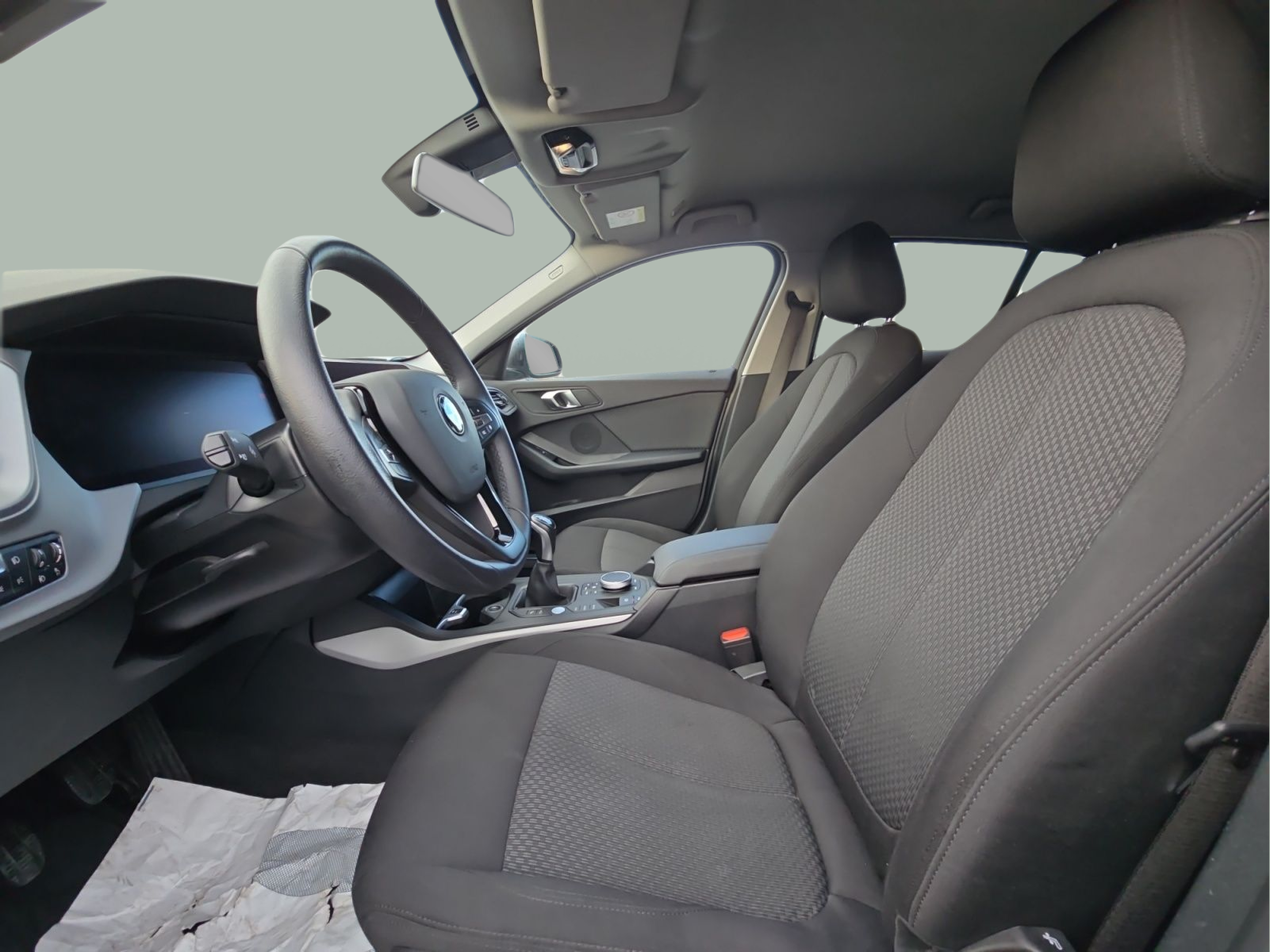 BMW Série 1 116d color Gris. Año 2024. 85KW(116CV). Diesel. En concesionario MCoutinho Bomcar Leiria de Leiria