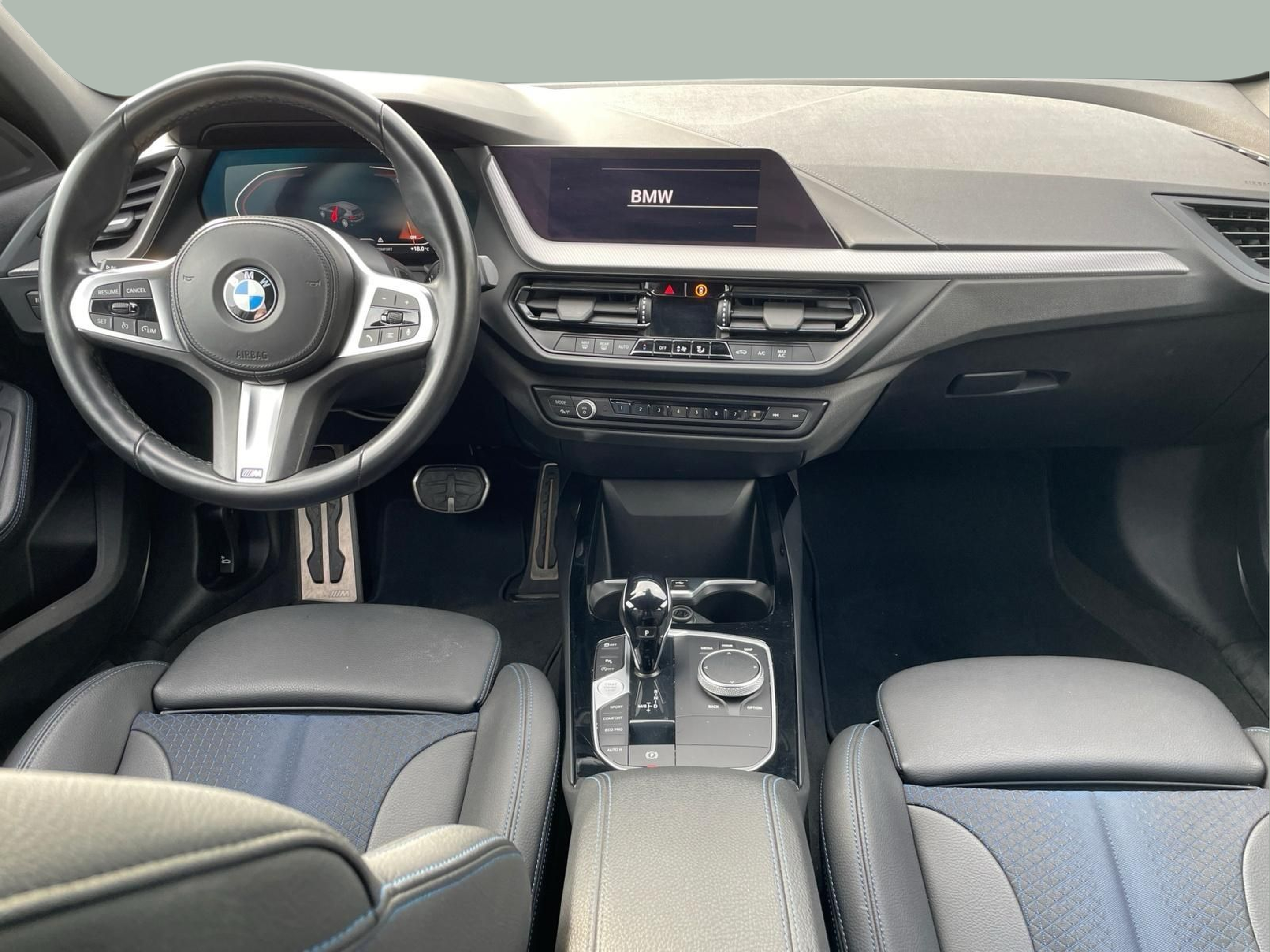 BMW Série 1 116d color Negro. Año 2023. 85KW(116CV). Diesel. En concesionario MCoutinho - Viseu de Viseu